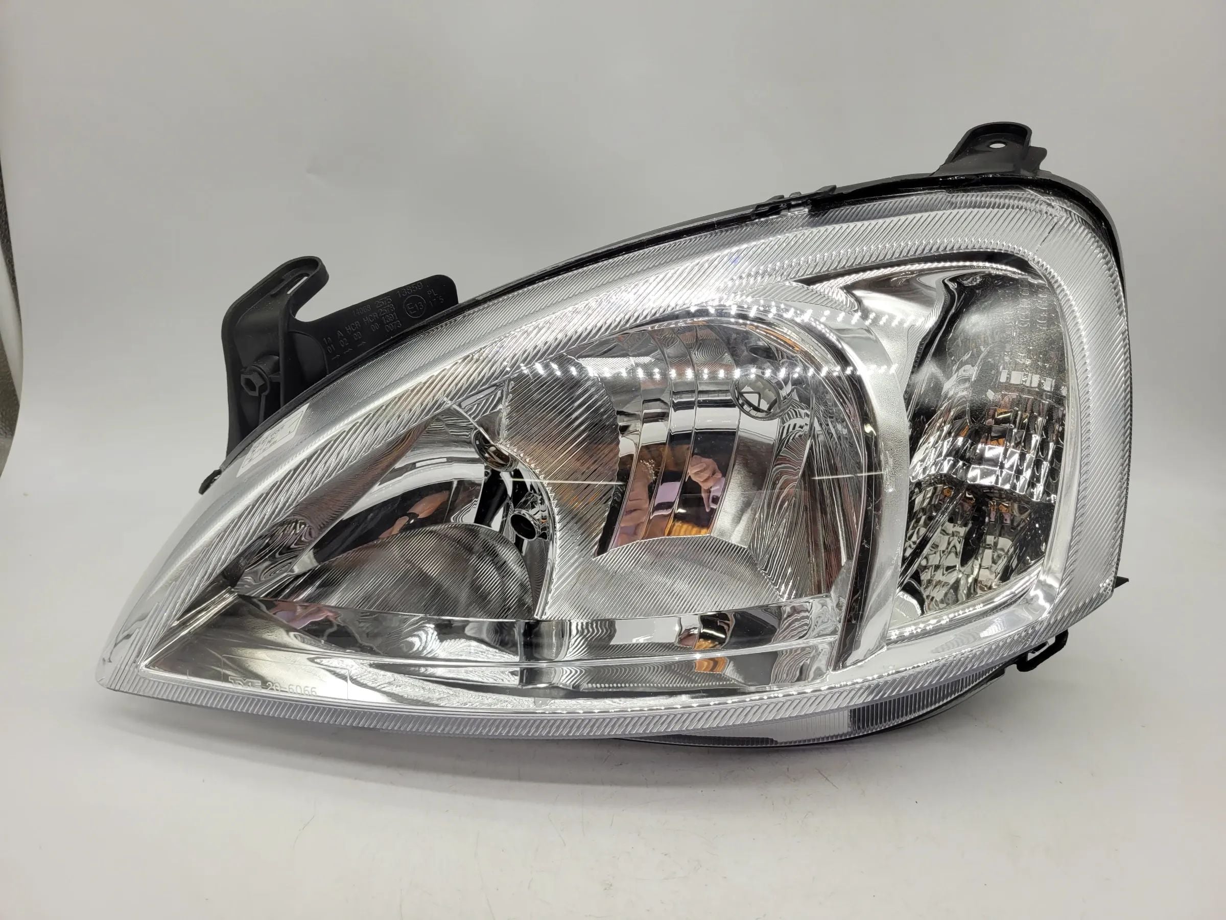 Opel Corsa C X01 Scheinwerfer/Frontleuchte Links 20-6066B TYC
