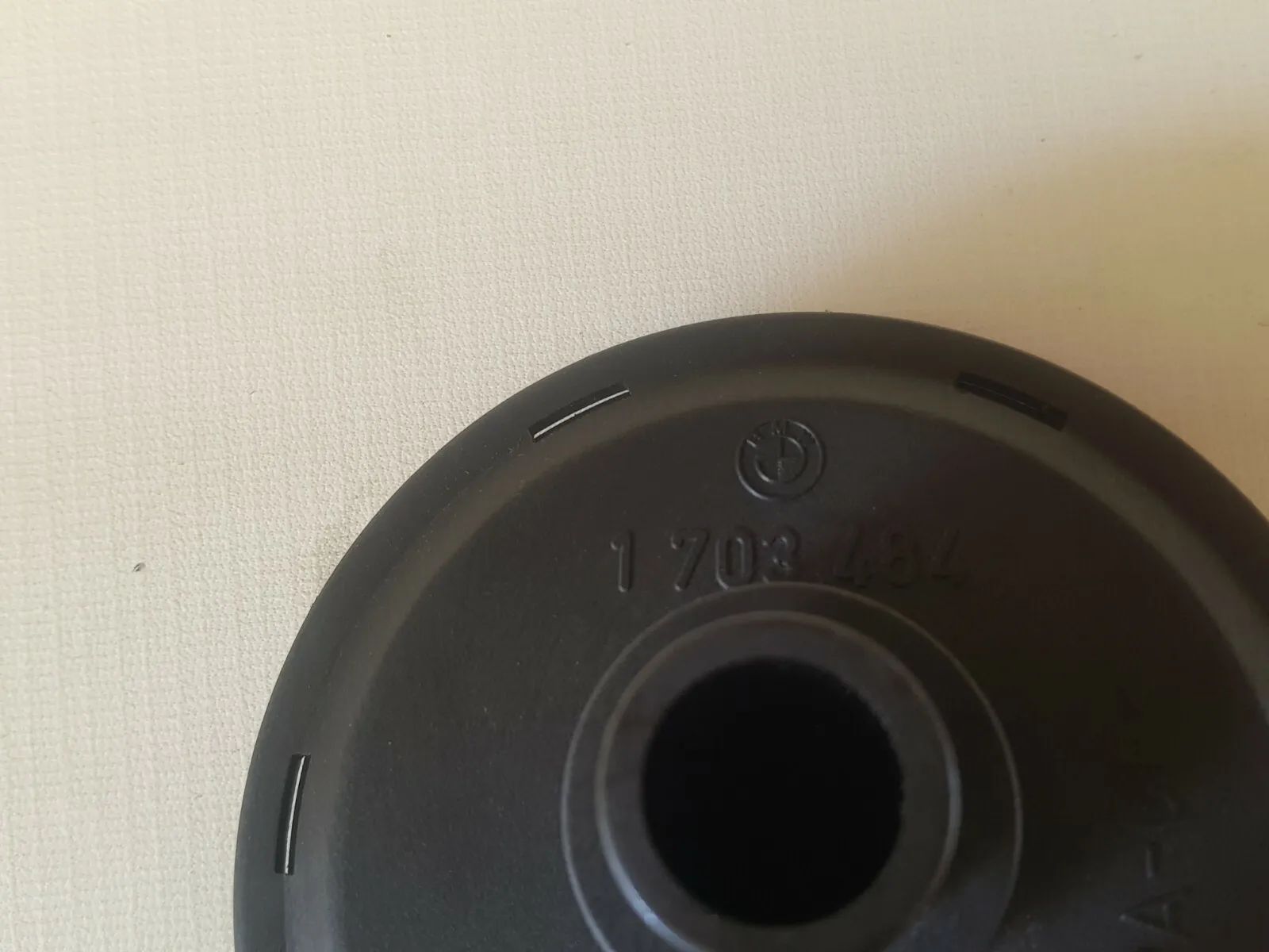 Orijinal BMW E39 520I Basınç Kontrol Ventili Hava Alma Krank Kapağı 1703484