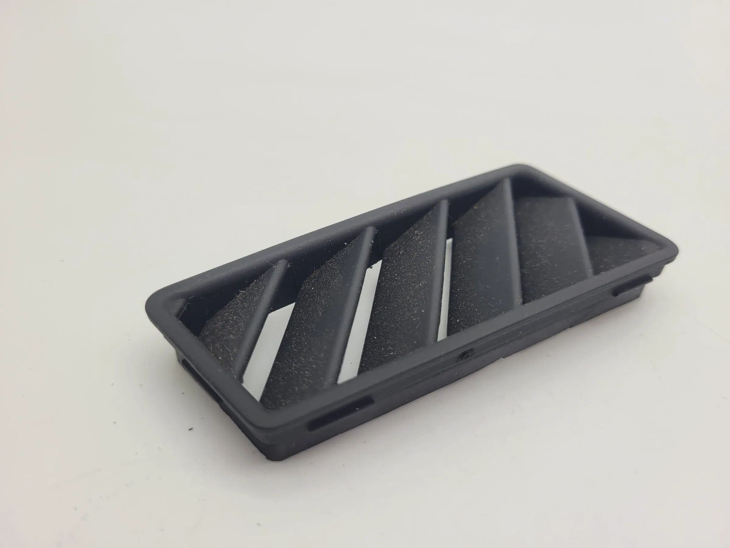 Original Audi A4 (8E/B6/B7) Luftgitter Blende Armaturenbrett Links 8E0819793B