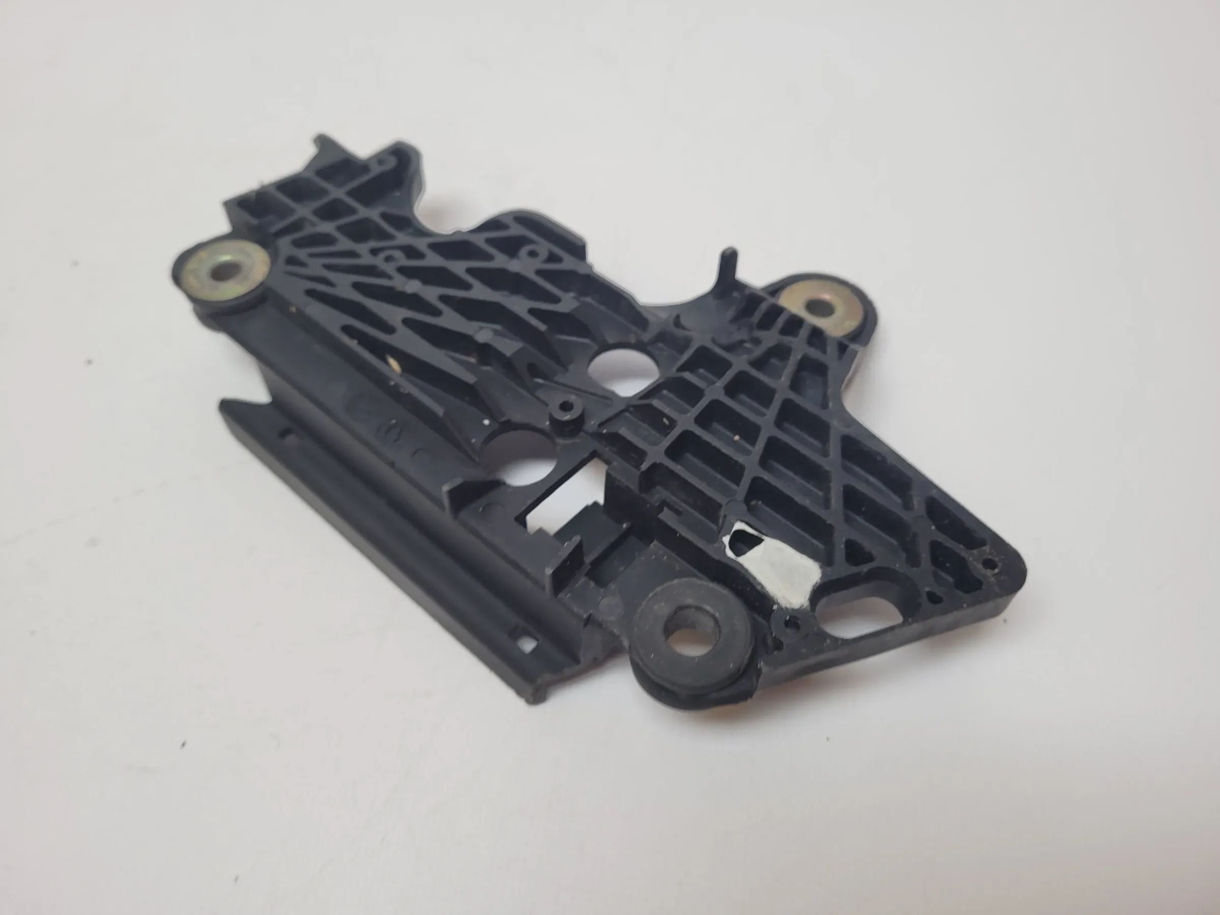 Original Audi A6 (4B2/4B4) Halteplatte Magnetventil 078133365