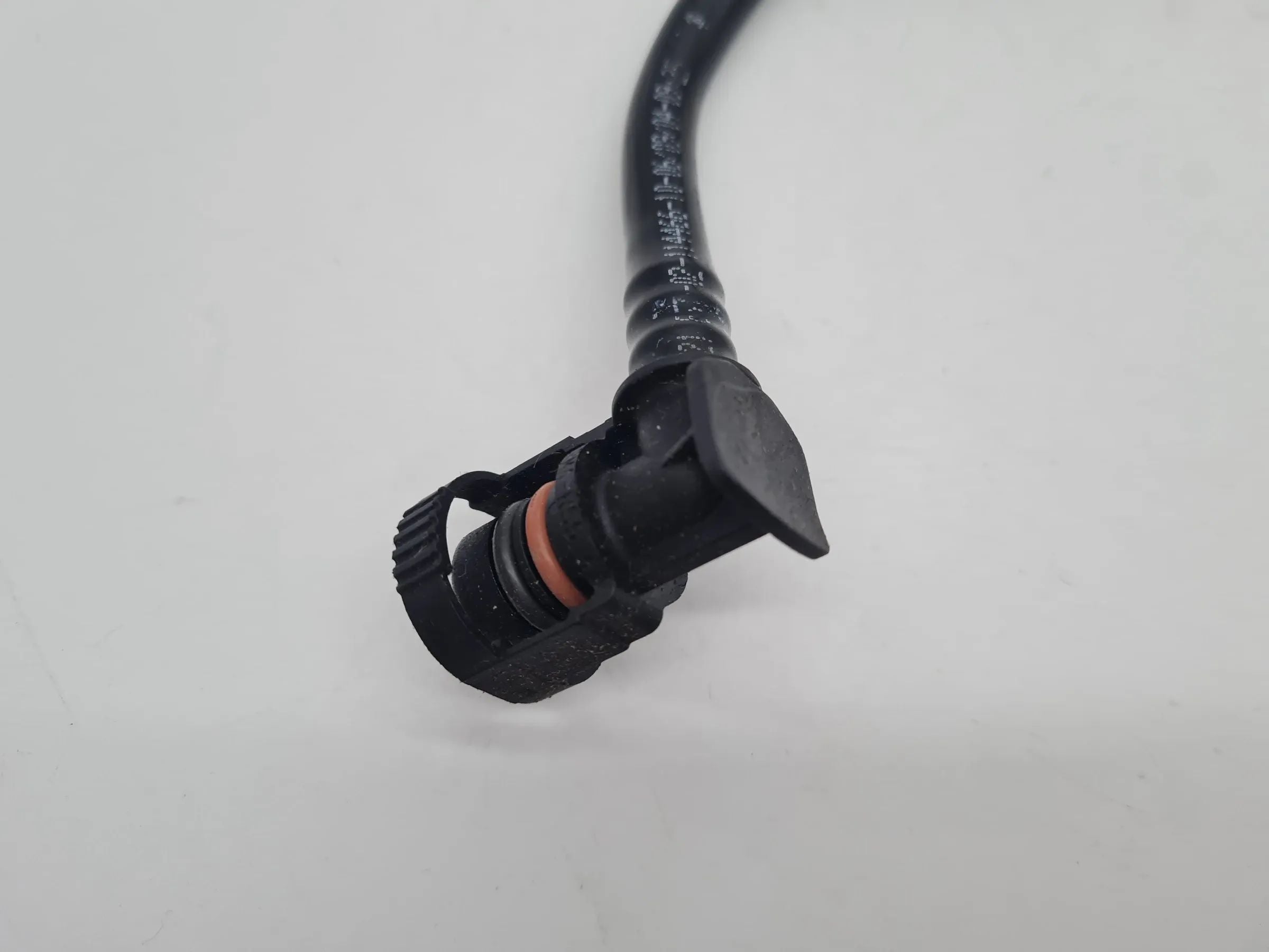 Original BMW 5er (E60/E61/M54) Entlüftungsleitung Tank 13.90-7521857-02