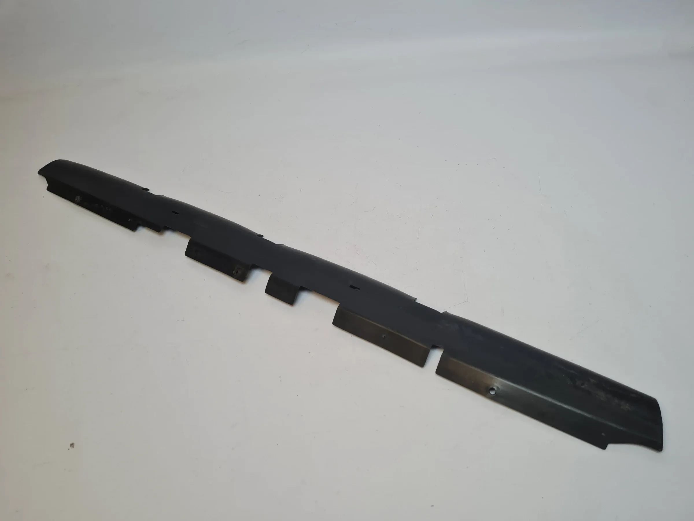 Original Audi A6 (4B2/4B4) Führung Abdeckung Schloßträger 4B0121292