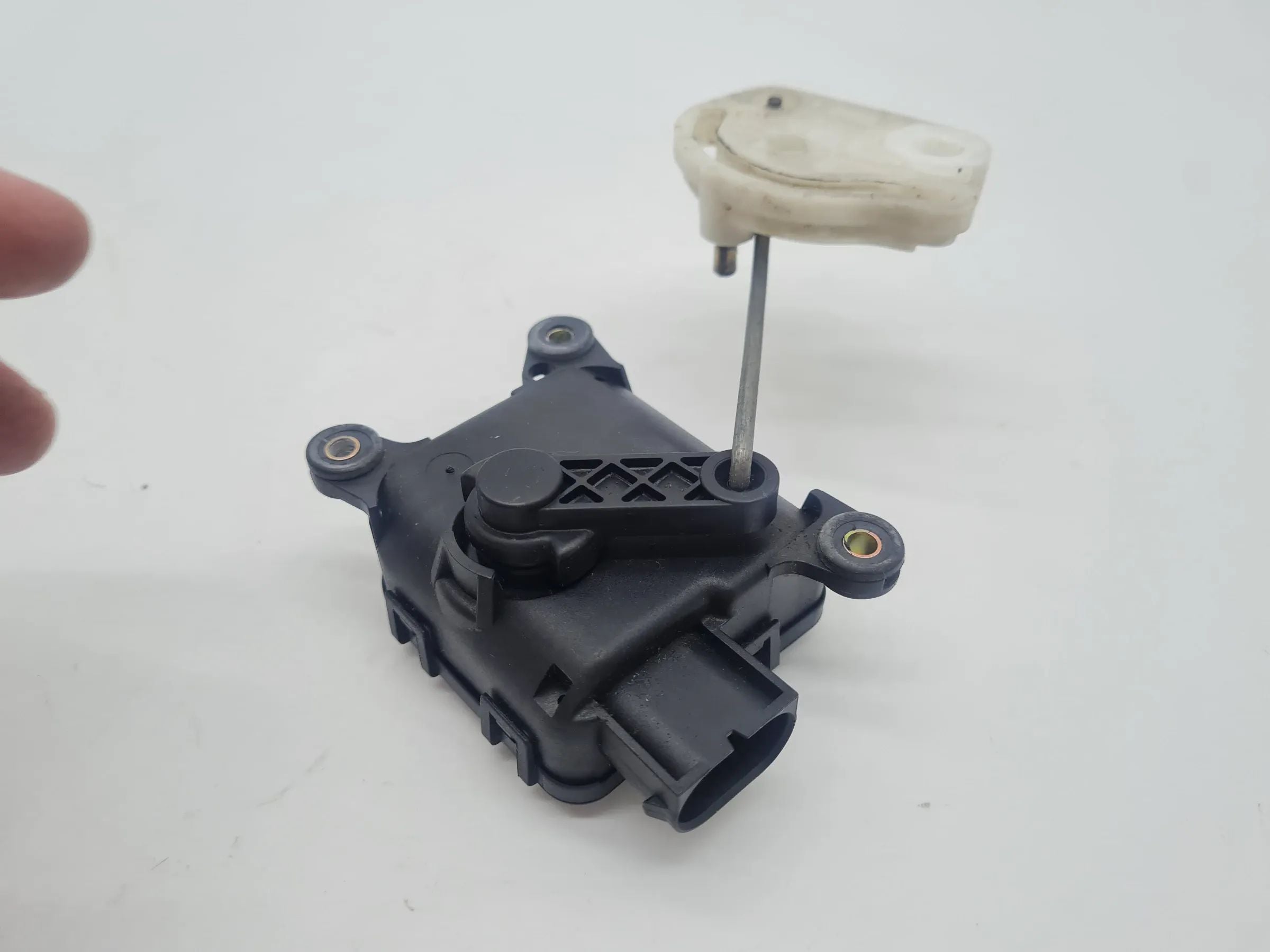 Original Audi A6 (4B2/4B4) Stellmotor Temperaturregelklappe 0132801127
