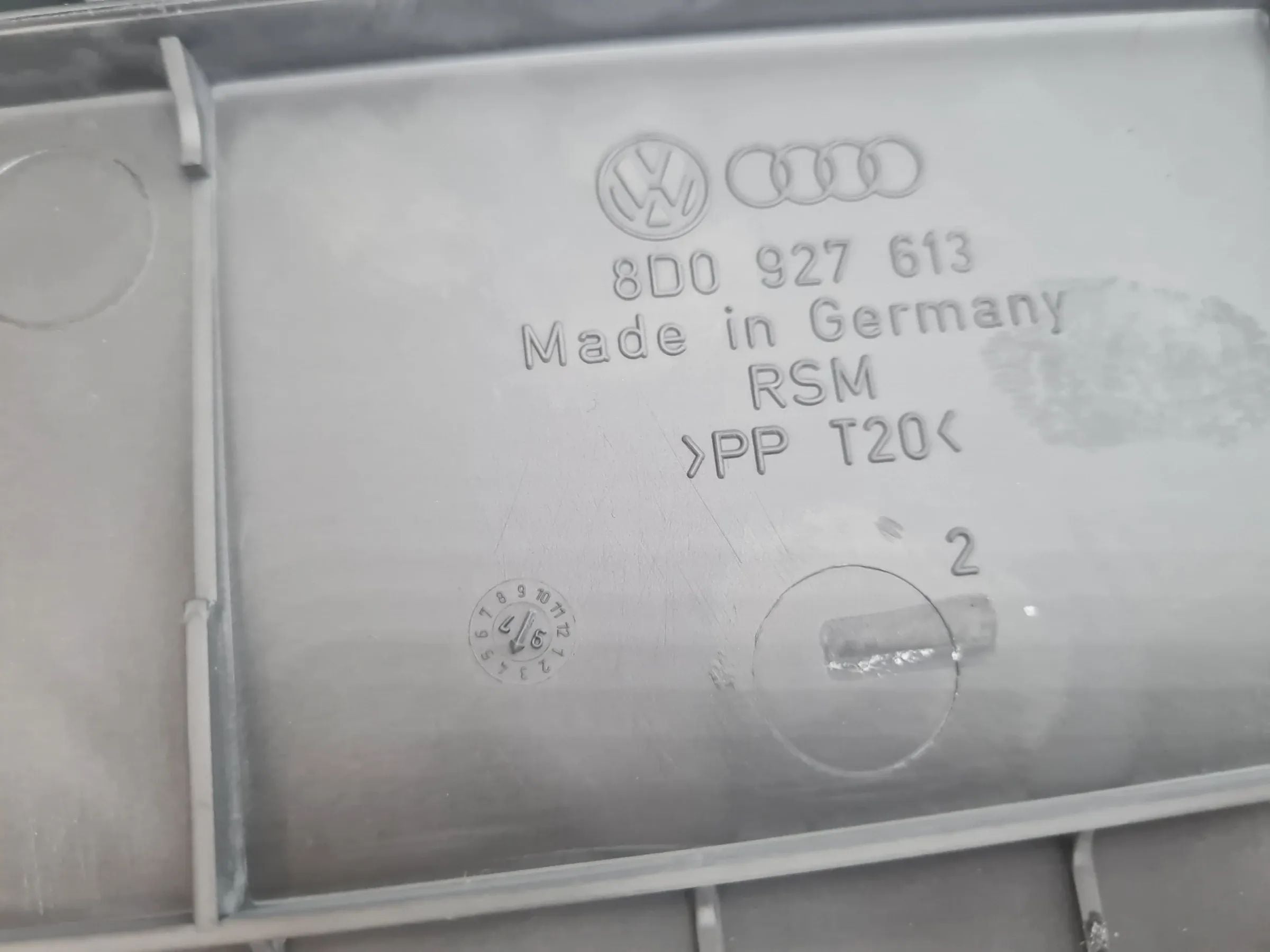 Original Audi A6 (4B2/4B4) Gehäuse Komfortsteuergerät 8D0927355A