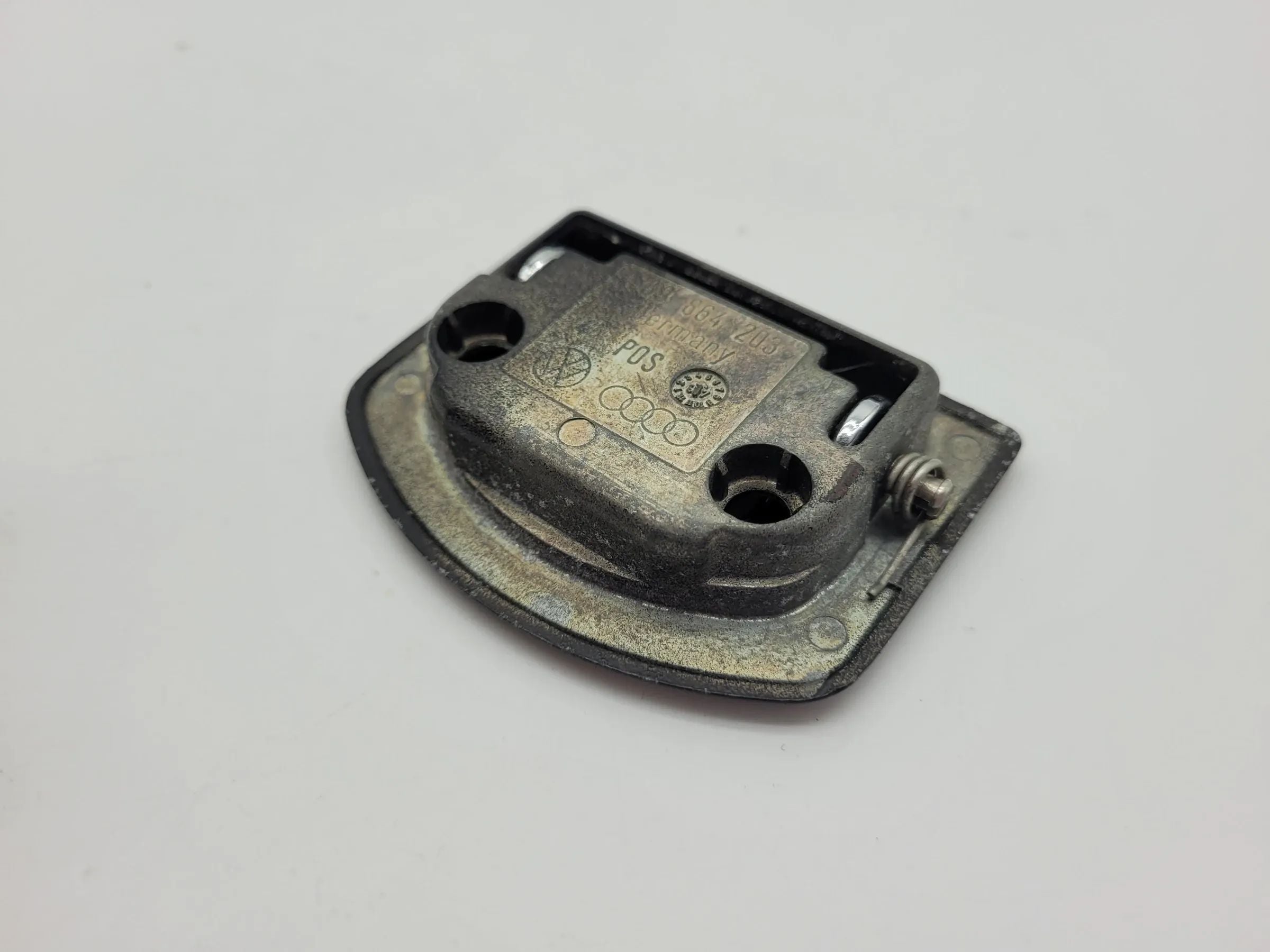 Original Audi A6 (4B2/4B4) Kofferraum Verzurrösen R/L 809864203