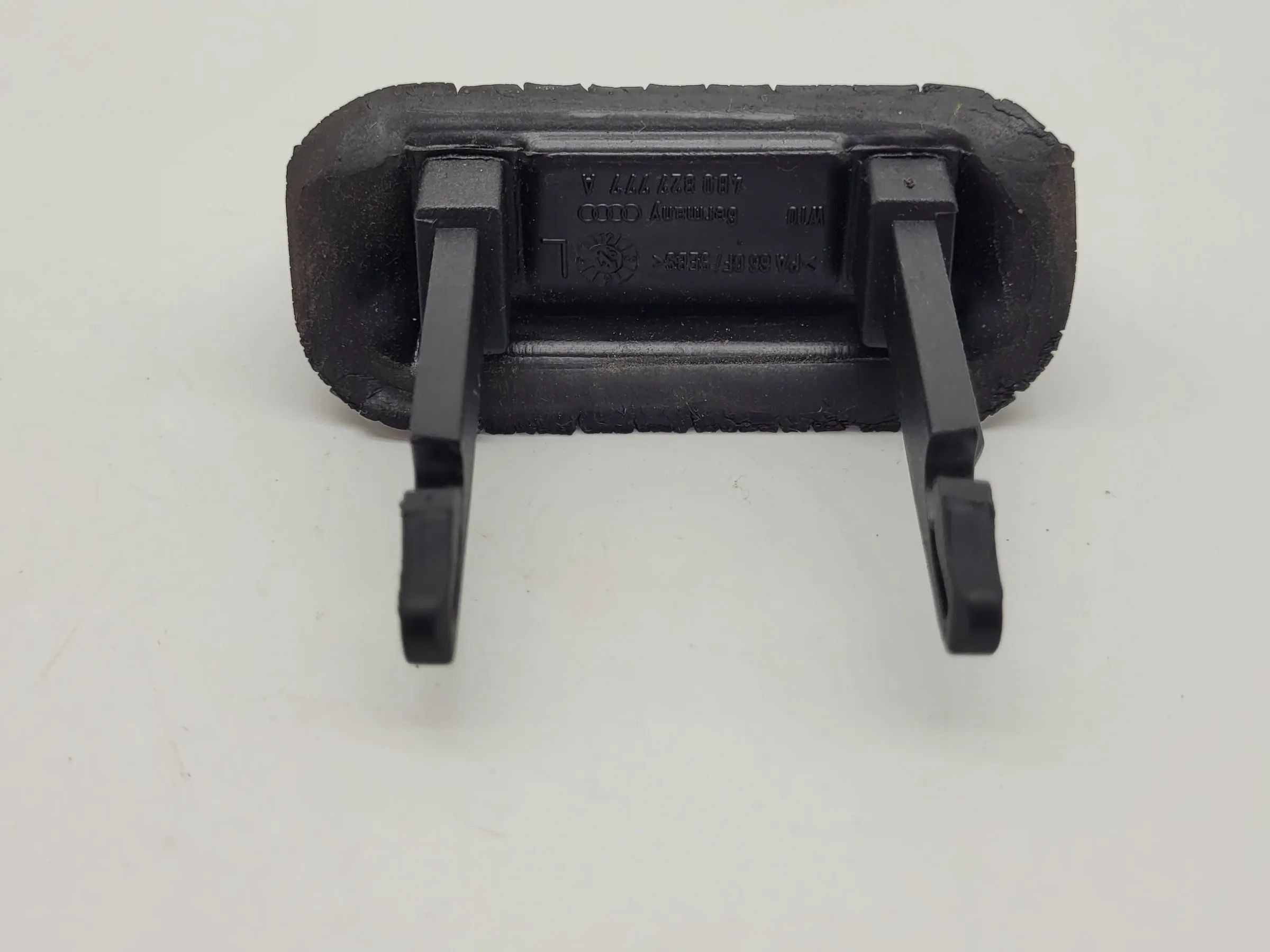 Original Audi A6 (4B2/4B4) Heckklappengriff 4B0827777A