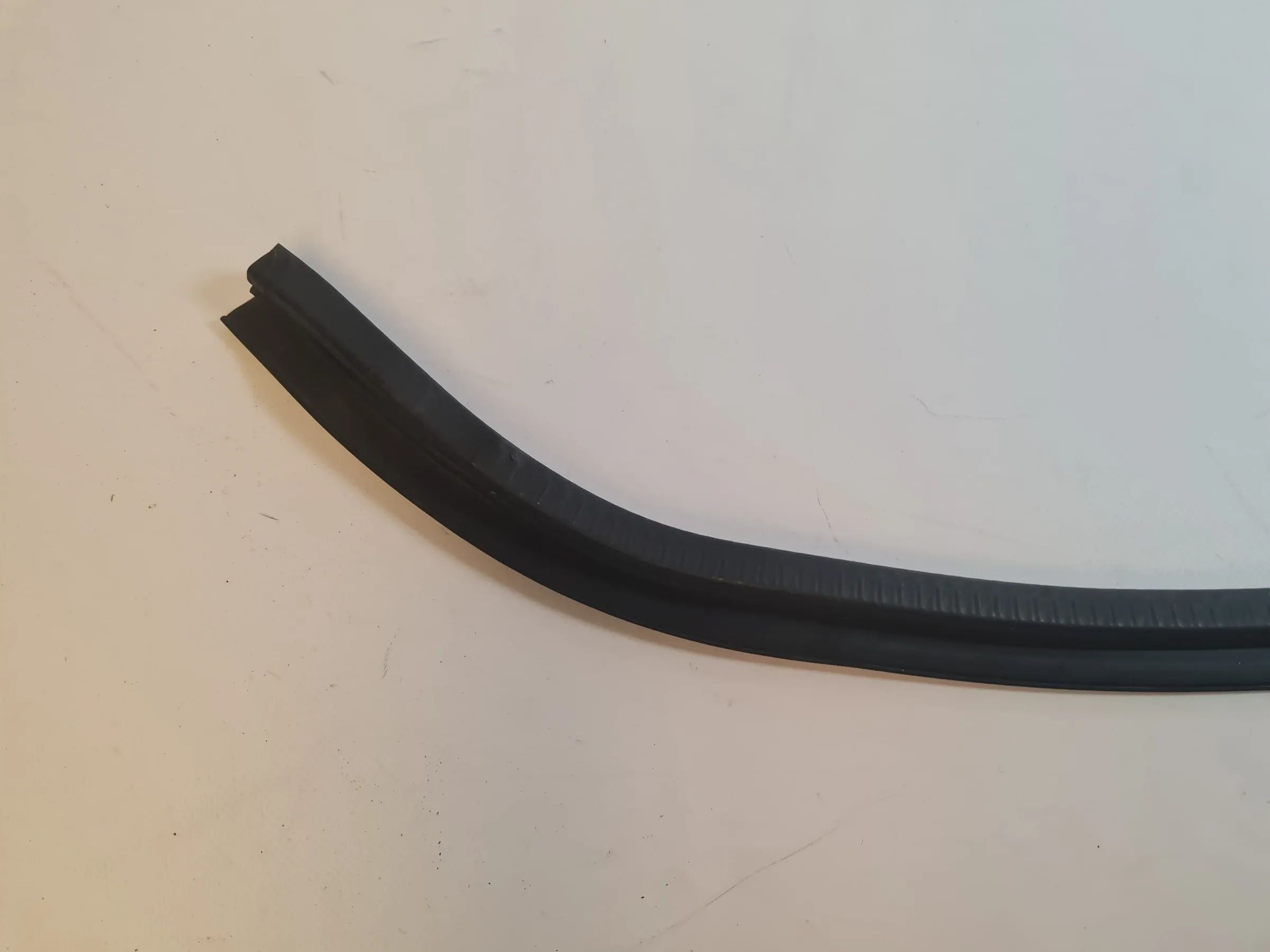 Original Mini One (R50/R53) Dichtung Frontklappe Motorhaube Vorne 1514688