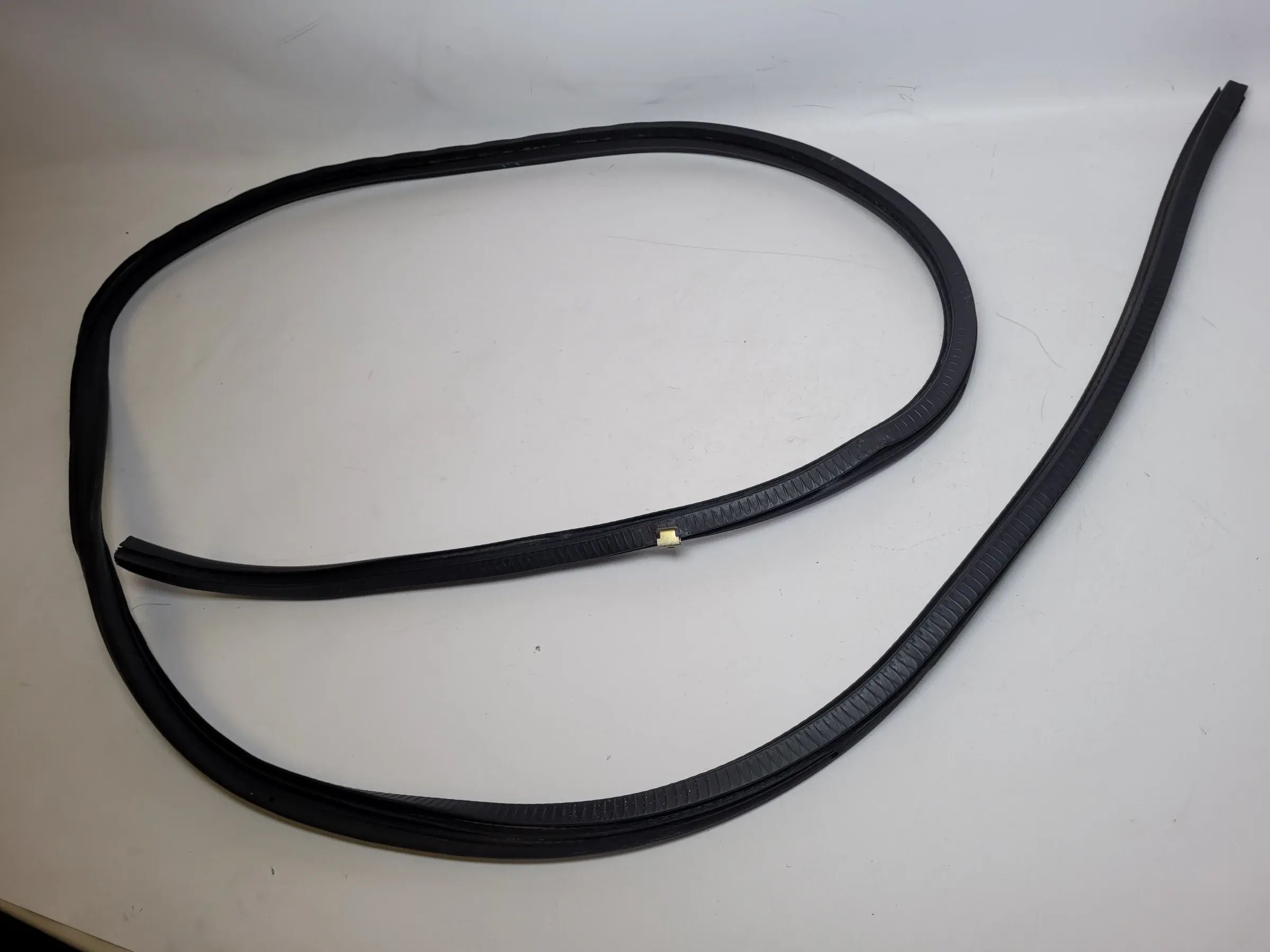Original Audi A6 (4B2/4B4) Türdichtung Dichtung Gummi Links Vorne 4B0831721