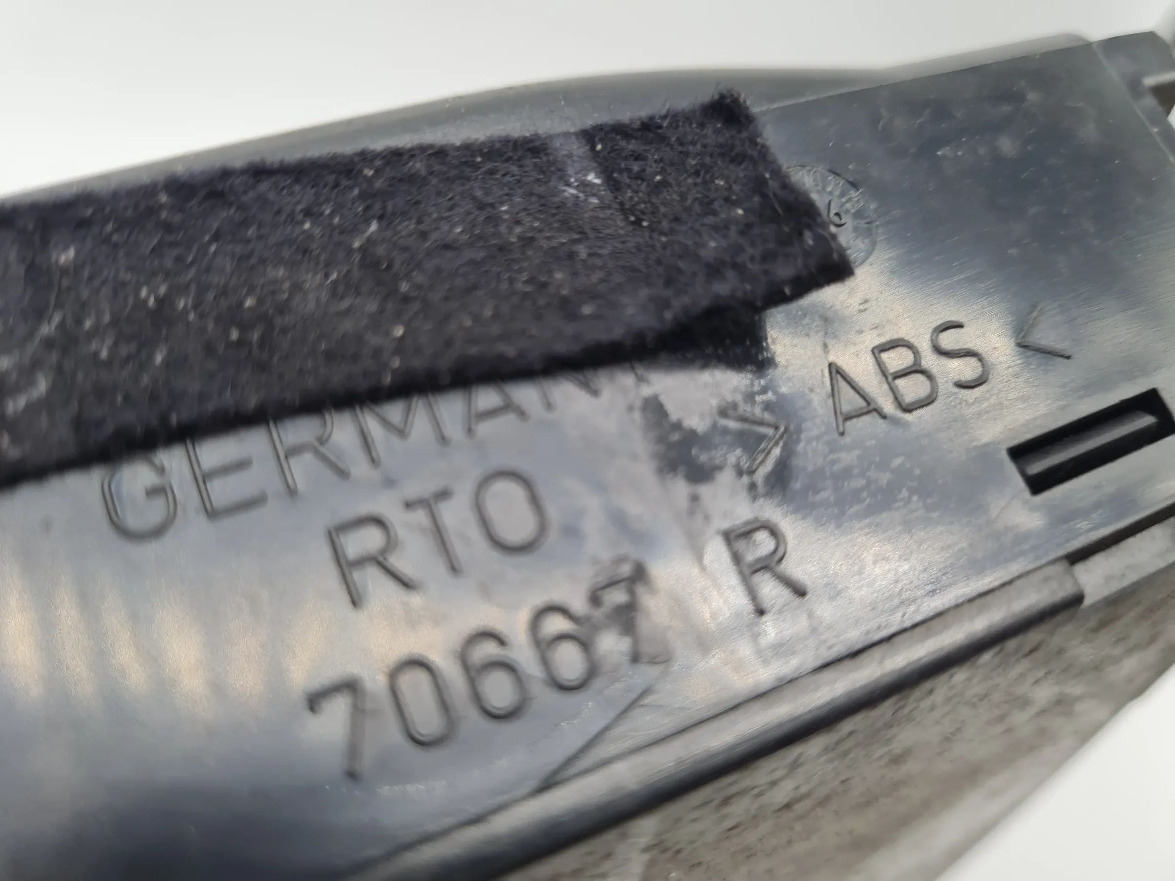 Original Audi A6 (4B2/4B4) Staufach Verbandskasten Rechts 70667R