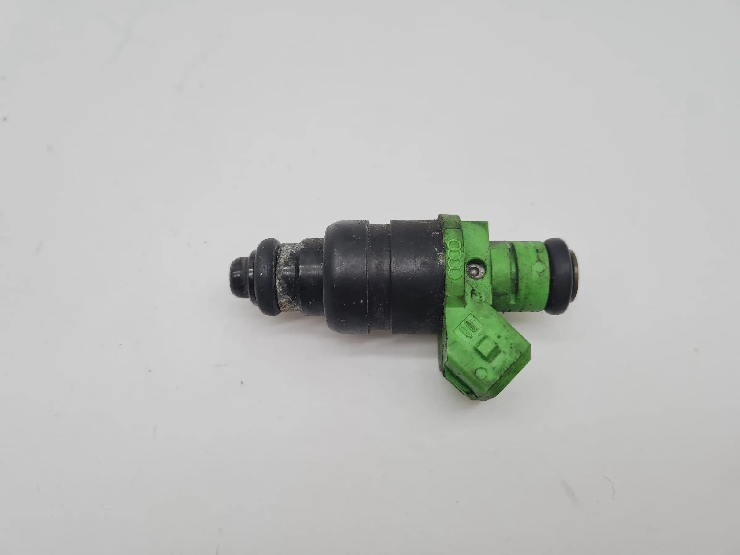 Original Audi A6 (4B2/4B4) 2.4 V6 121KW AGA Injektor Einspritzdüse 078133551BB
