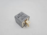 Original Audi A6 (4B2/4B4) Kraftstoffpumpenrelais Relais 4D0951253