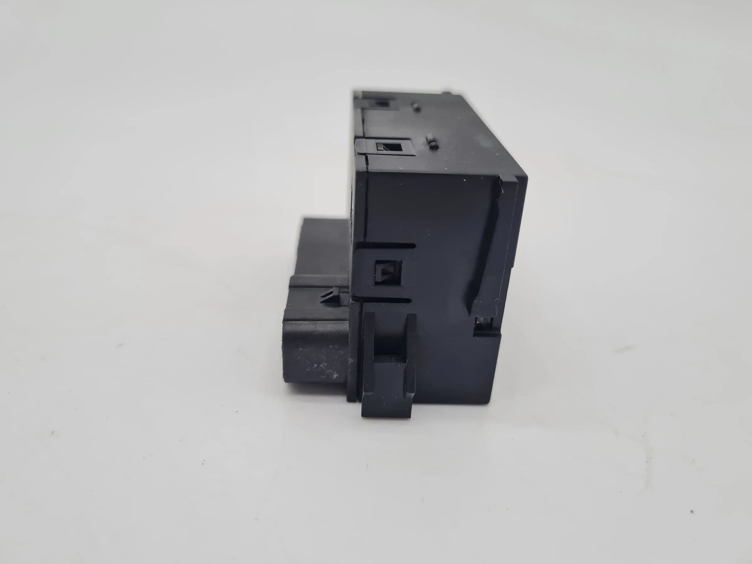 Original Audi A6 (4B2/4B4) Bordcomputer Display 8L0919272A