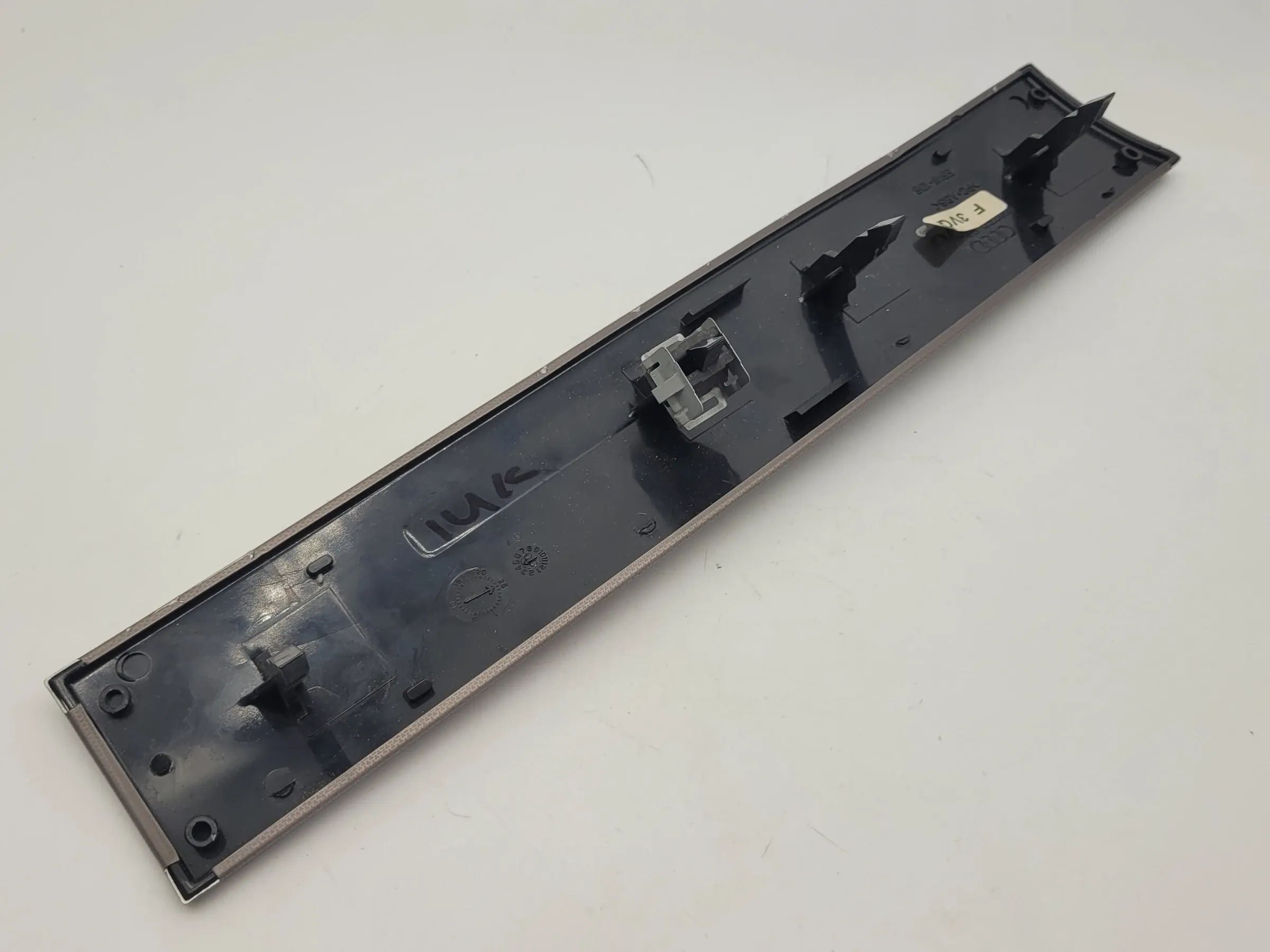 Original Audi A6 (4B2/4B4) Zierleiste Dekorleiste Armaturenbrett 4B1853190