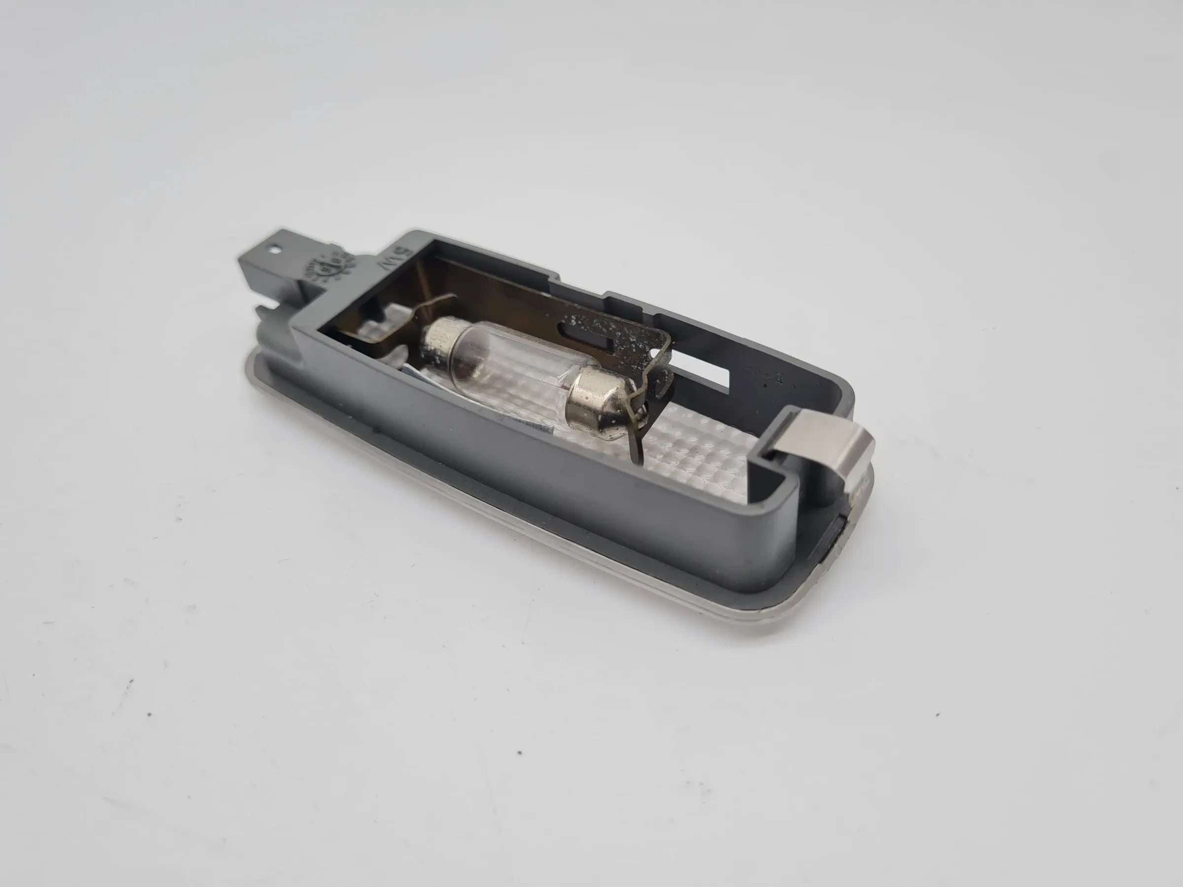 Original Audi A6 (4B2/4B4) Beleuchtug Sonnenblende 8L0947105A