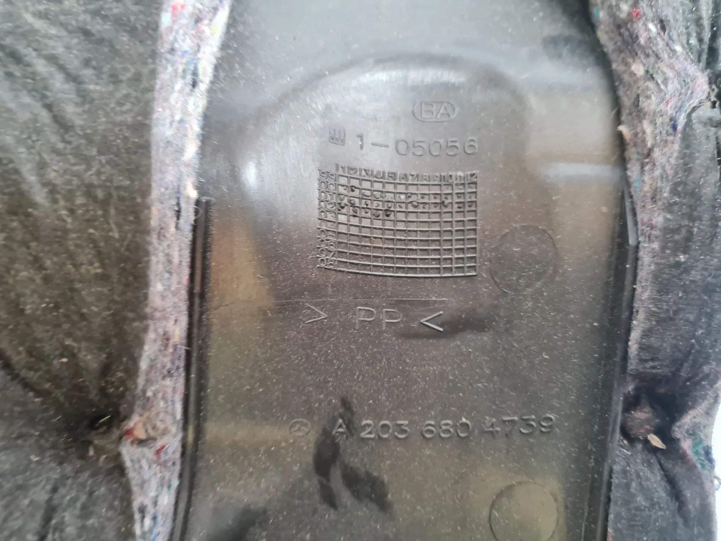 Original Mercedes-Benz C-Klasse (W203) Fußraumverkleidung Links, A2036804739