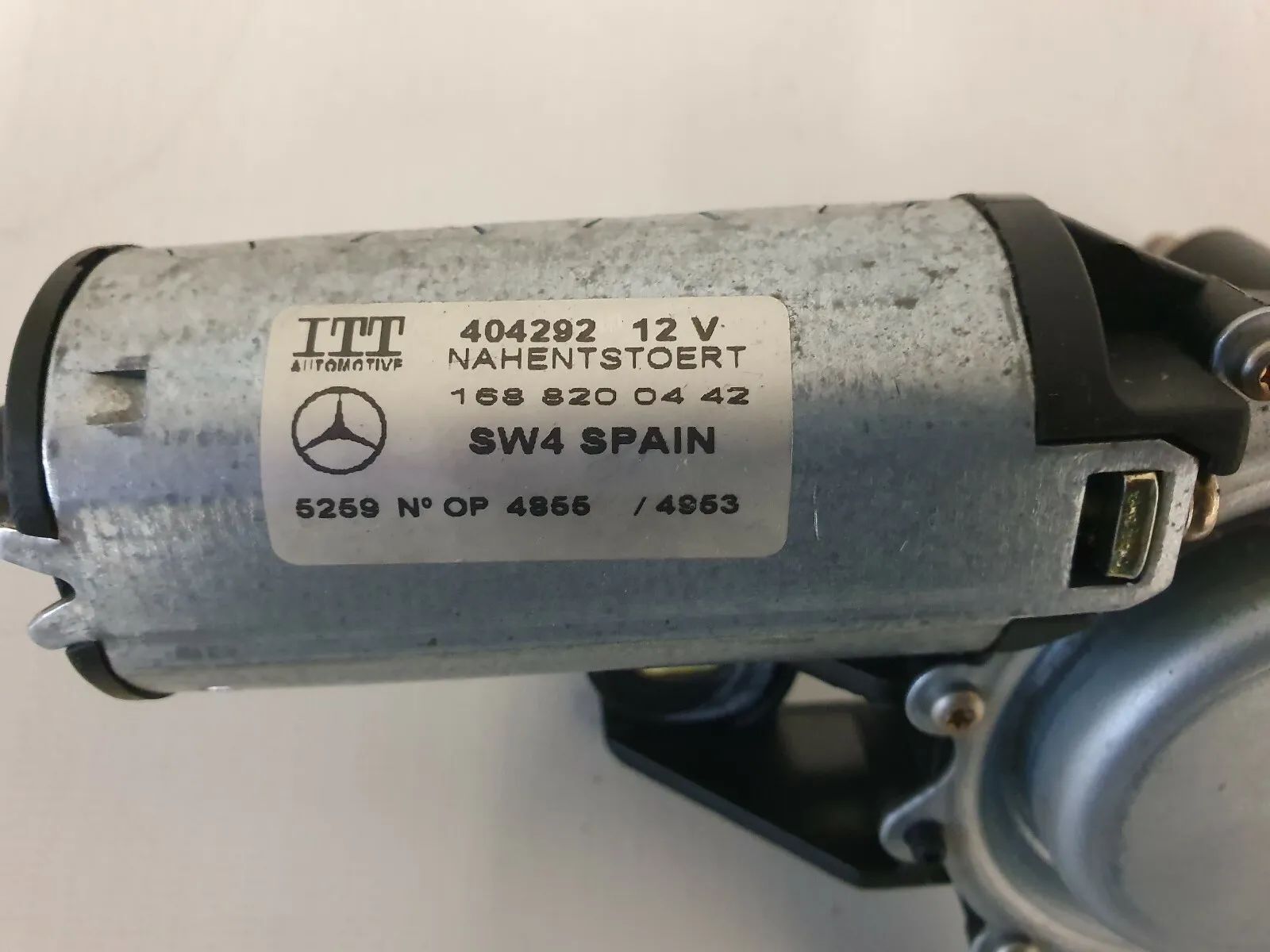 อะไหล่แท้มอเตอร์ปัดน้ำฝนหลัง Mercedes A-KLASSE W168 1688200442 VALEO