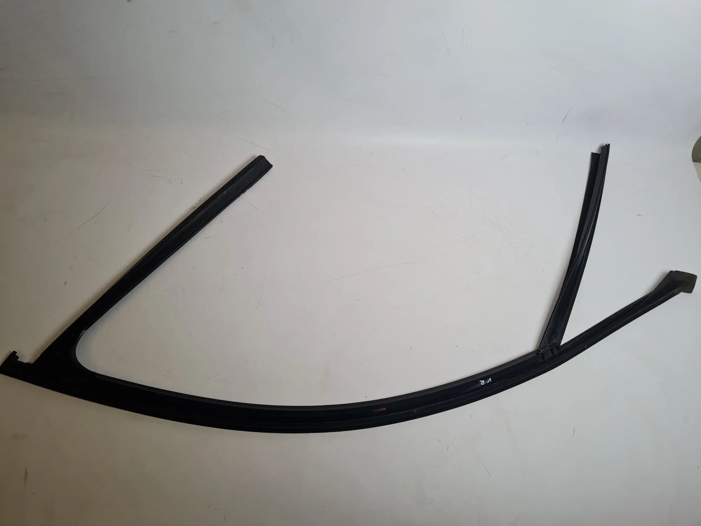 BMW 3er Touring E91 Fenster Dichtung Gummi Vorne Rechts 16850 Original