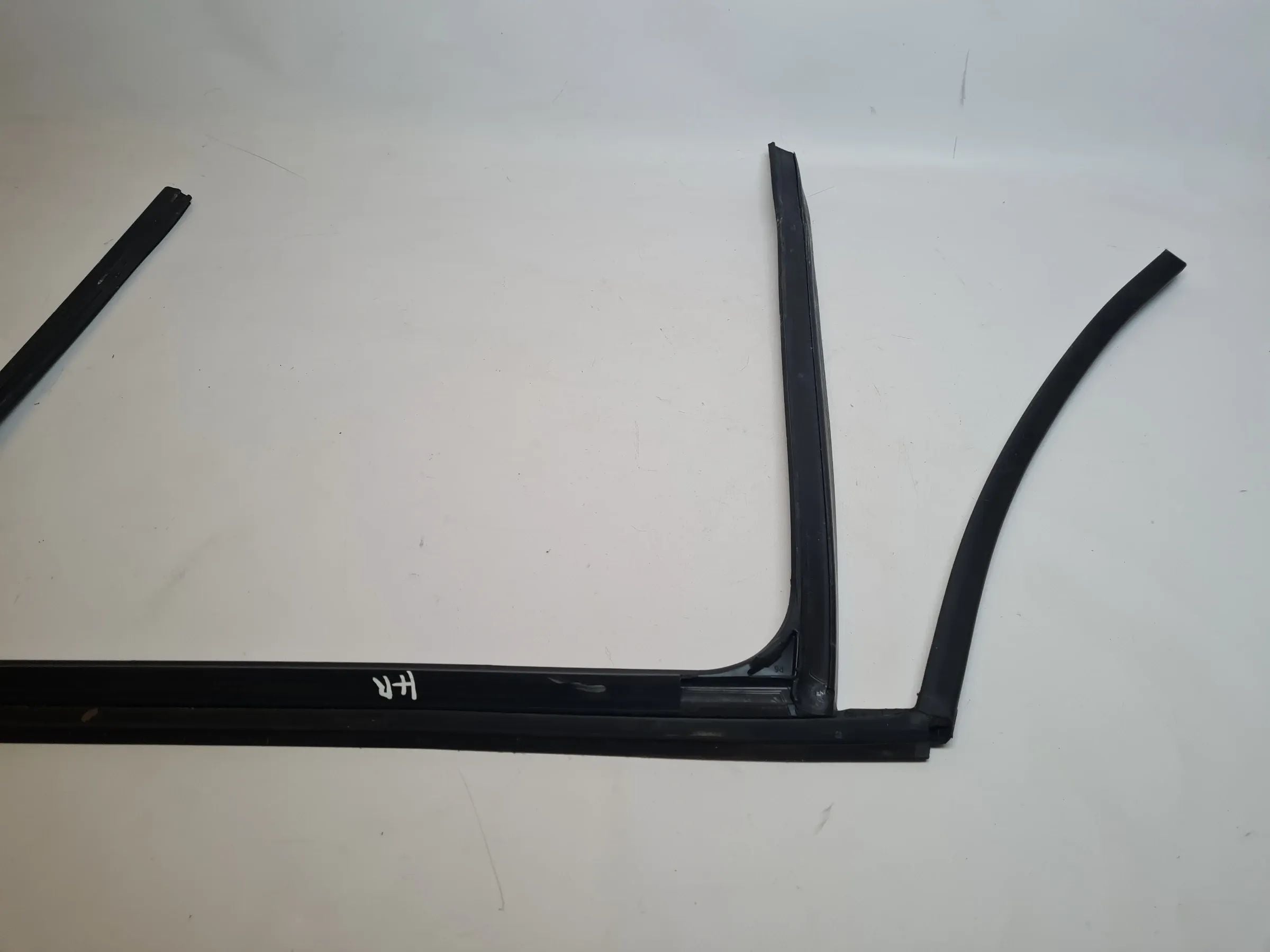 BMW 3er Touring E91 Fenster Dichtung Gummi Hinten Rechts 16850 Original