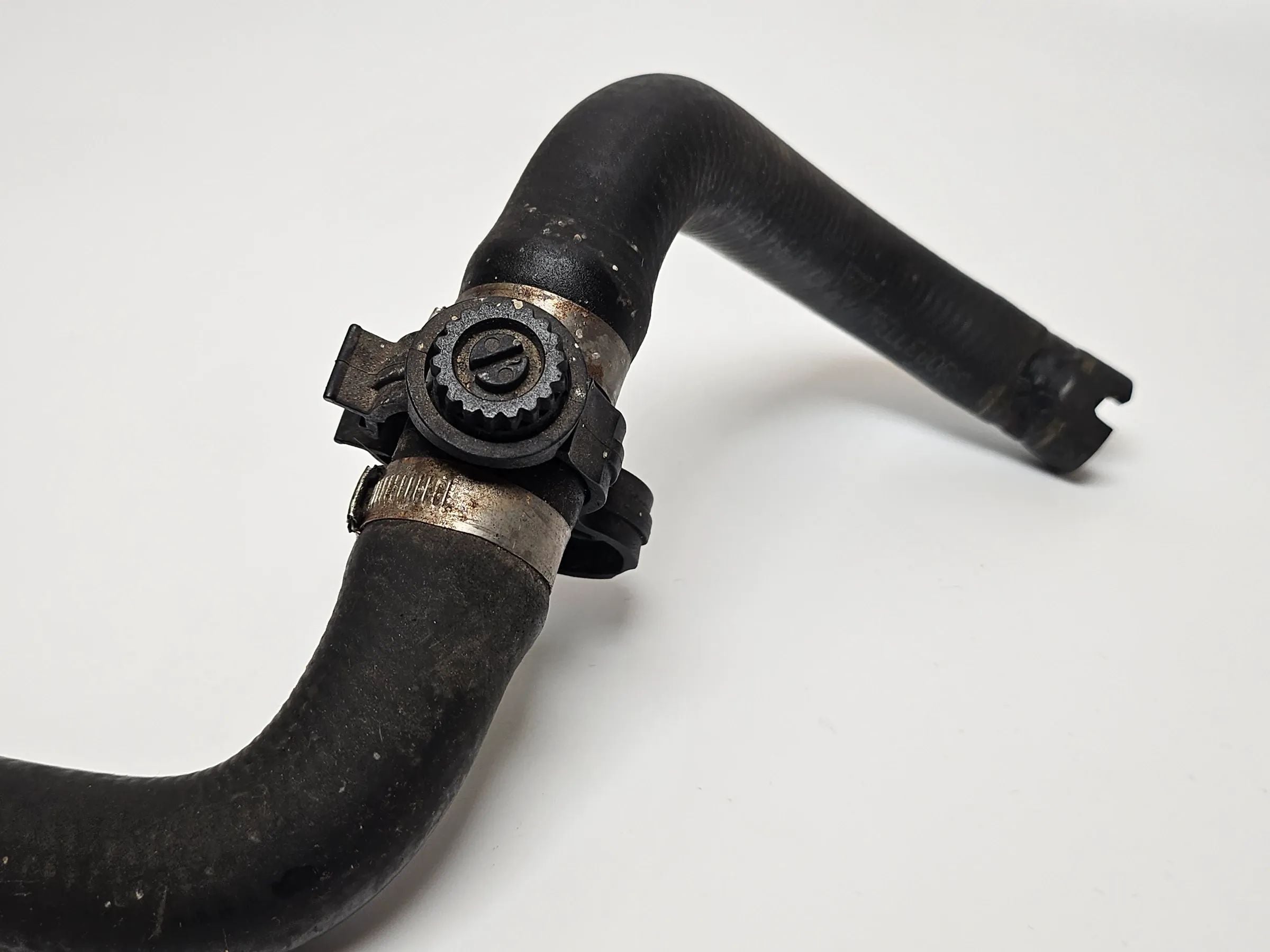 Fiat Punto  188 1,9 JTD Kühlwasserschlauch zum Wärmetauscher 2 Original