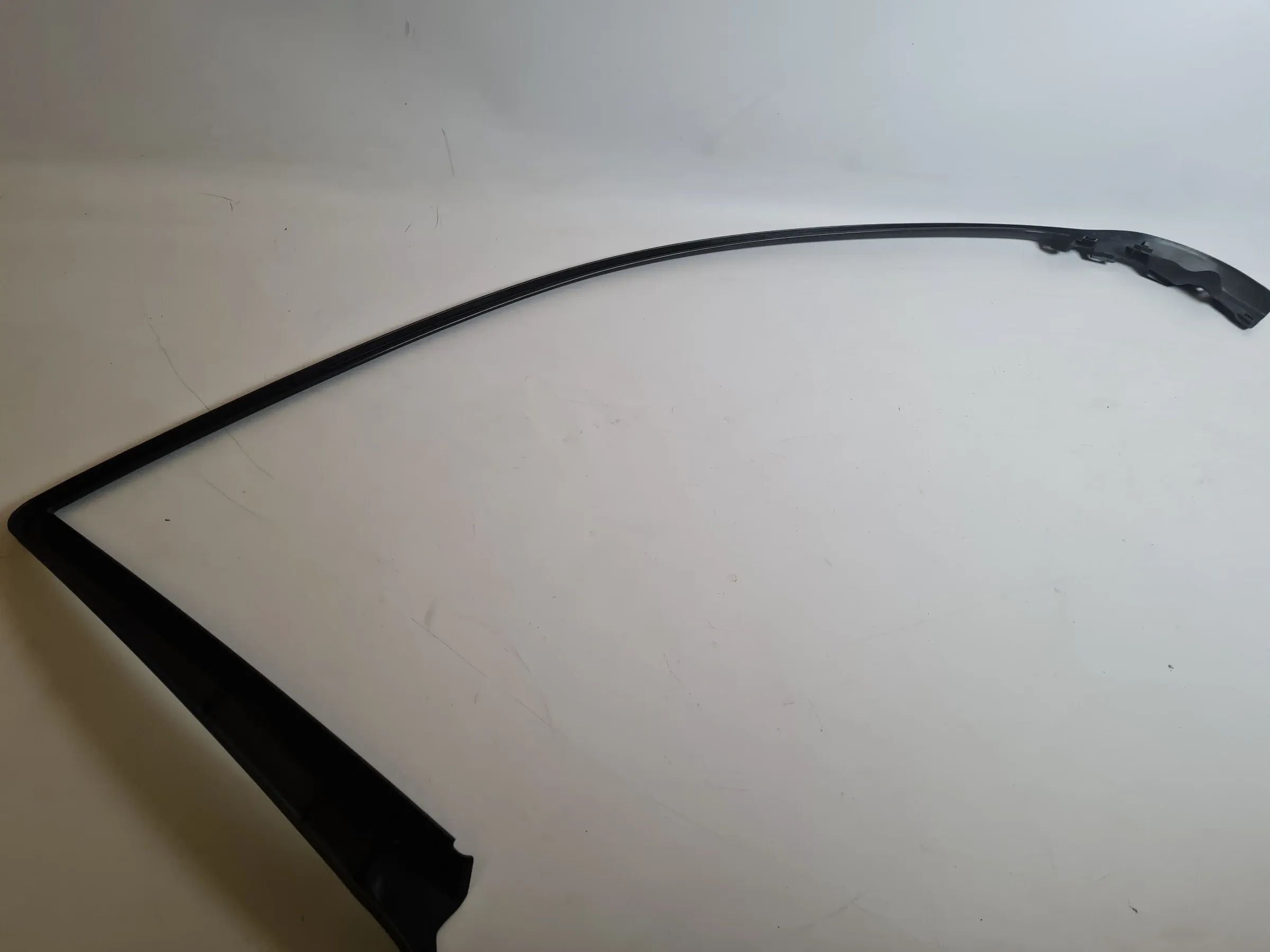 Original Mercedes C-Klasse (CL203) Fensterrahmenverkleidung Rechts A2037250471