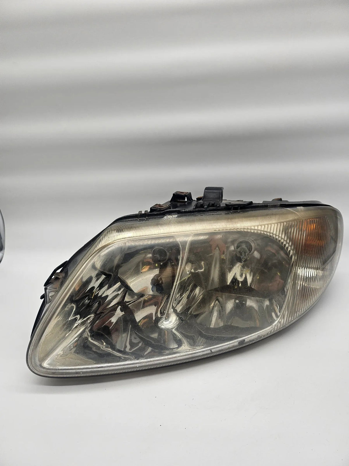 Phare avant gauche Chrysler Voyager IV (2000-2005) 04857703AB F