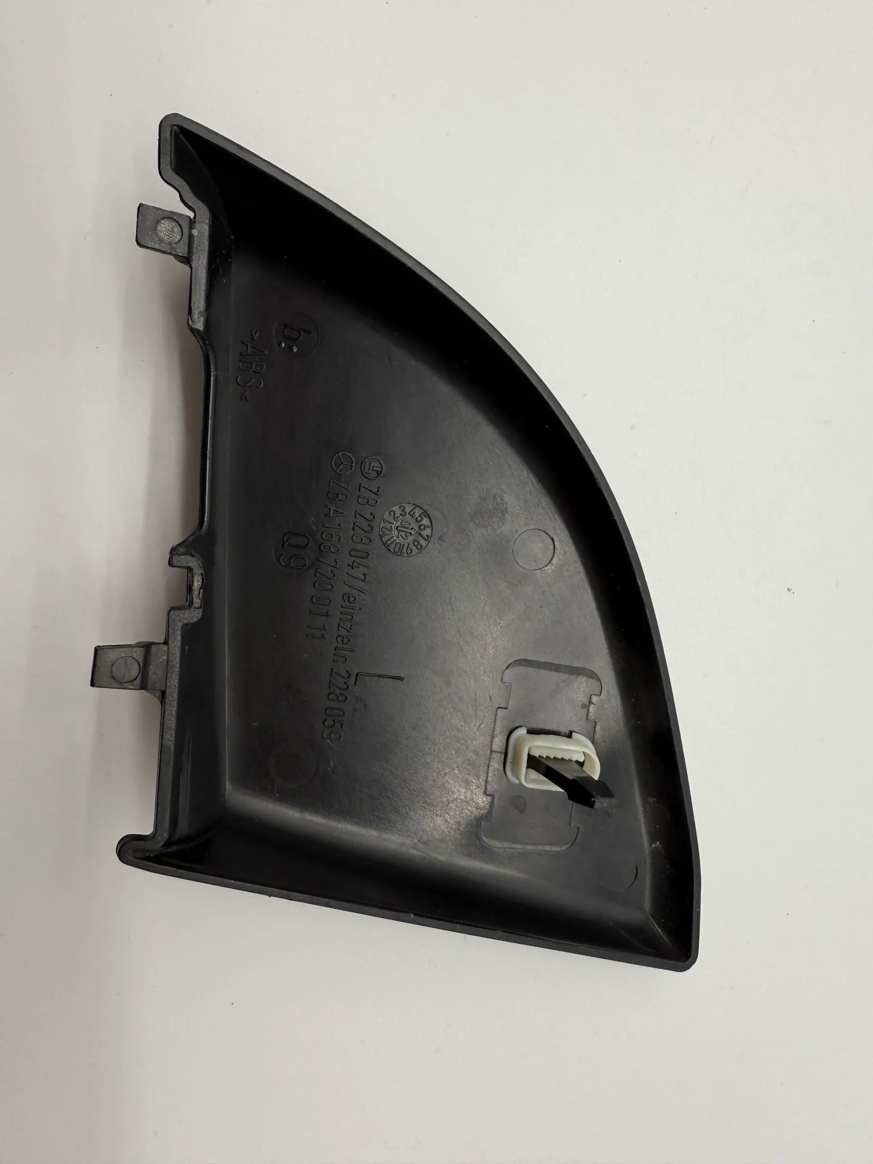Original Mercedes-Benz A-Klasse Innenverkleidung Dreieck Links A1687200111