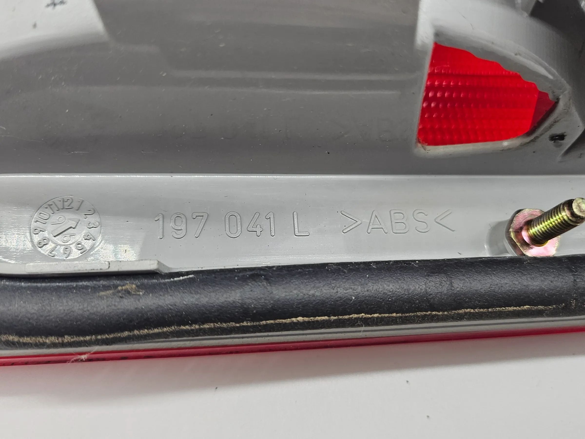 Oryginalna tylna lampa lewa Mercedes-Benz W210 E 200 A2108200164 197041L