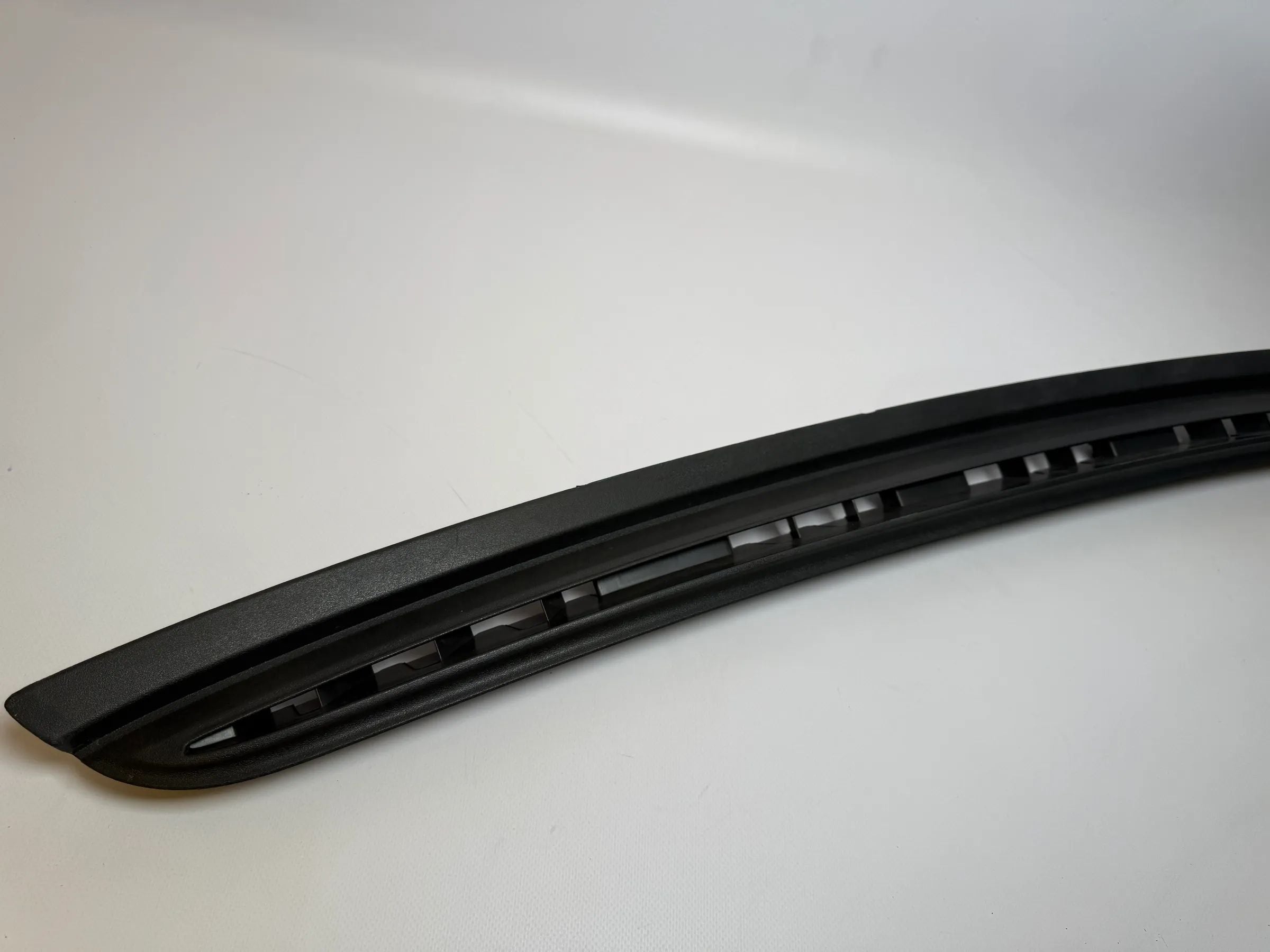 Oryginalna maskownica nawiewu środkowego Fiat Ducato C.-Jumper P.-Boxer 1308181070