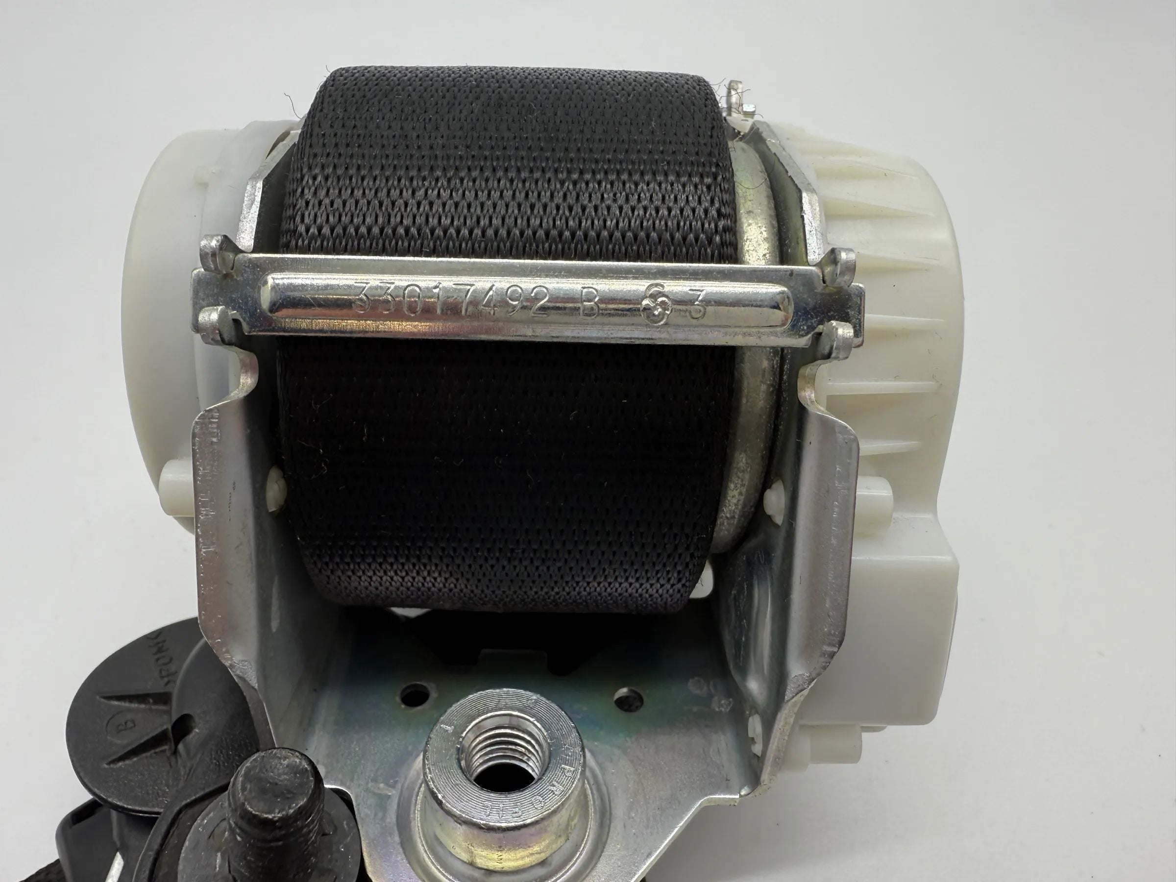 Orijinal BMW 116i (E81,E87,E90/E91) Ön Sol Emniyet Kemeri 330598483