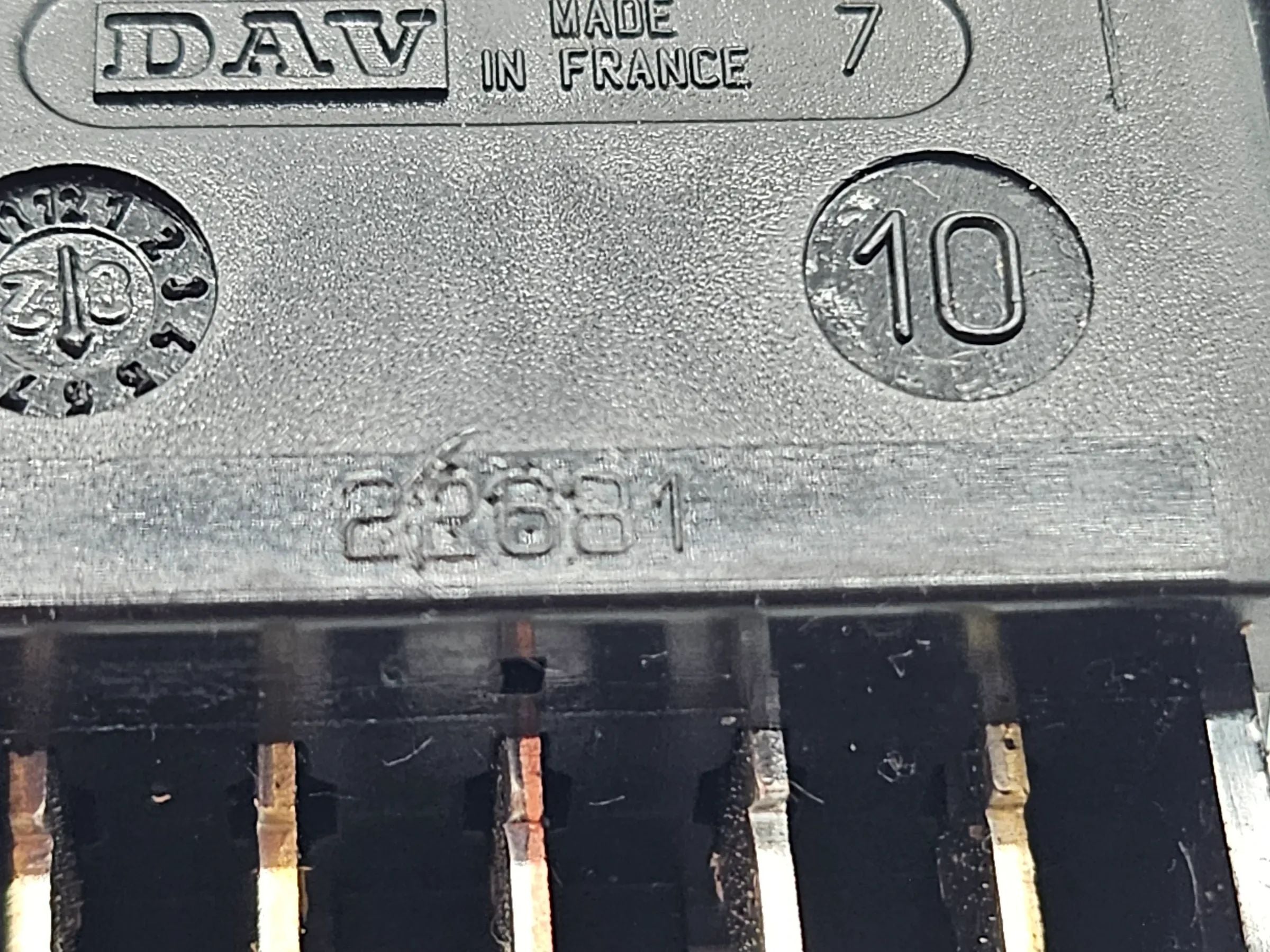 असली Citroen Xsara Picasso विंडो लिफ्टर स्विच मिडल कंसोल 22681