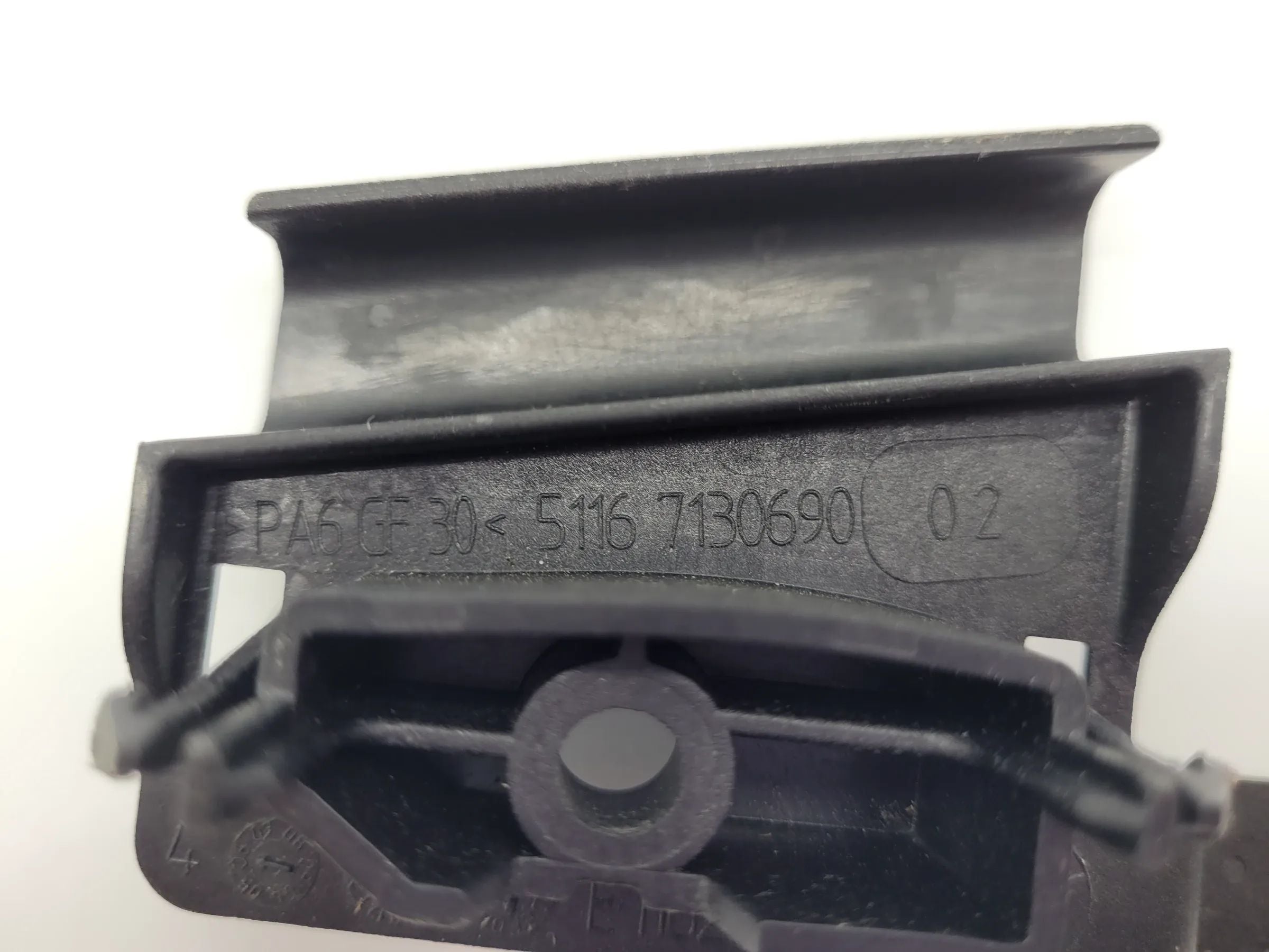 BMW 3er (E90/E91) Halter Halterung Techts 51167130690