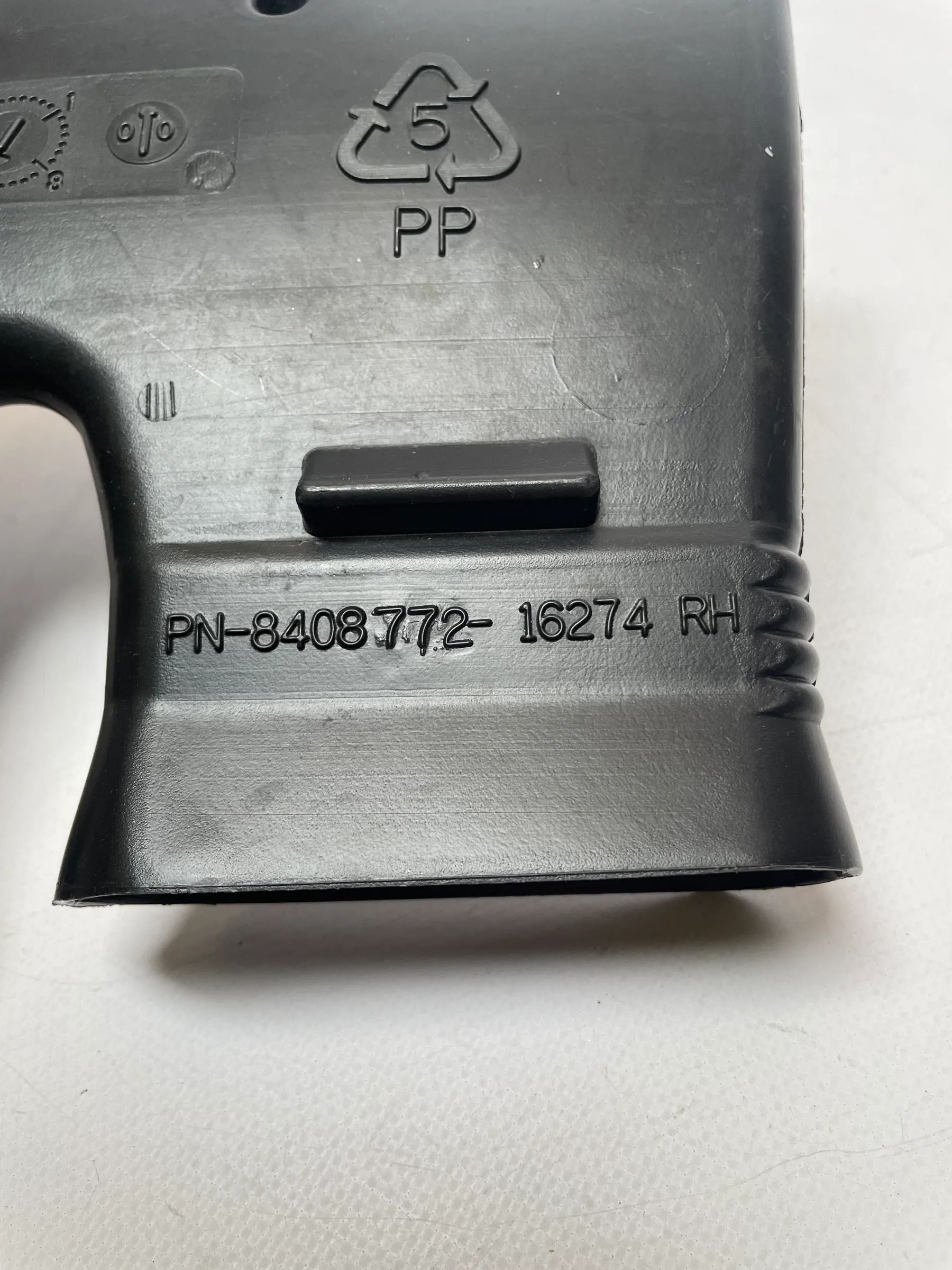 Original BMW X3 (E53) conduit de chauffage droit arrière 8408772