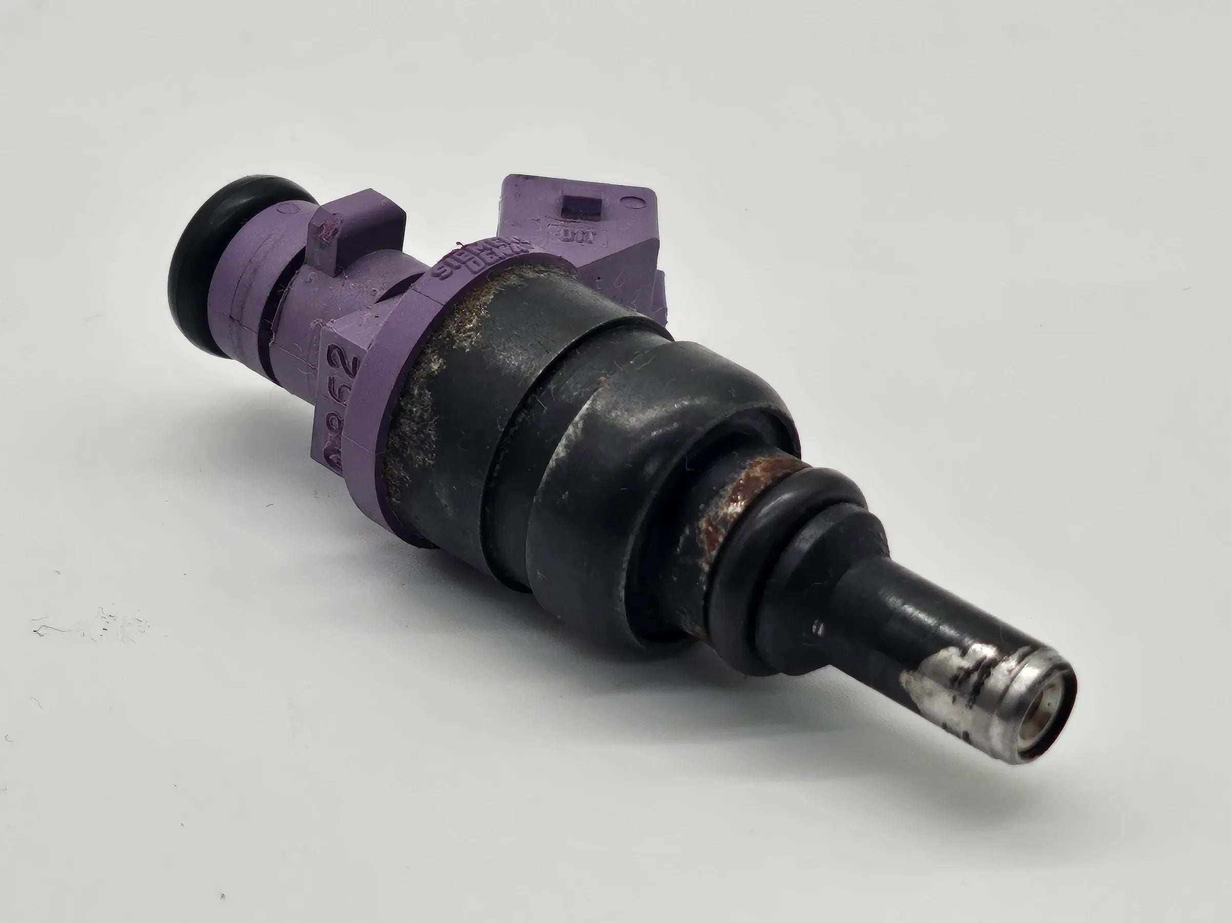 Orig. Mercedes W203 C200 Kompressor Einspritzdüse Kraftstoffventil 0000787249