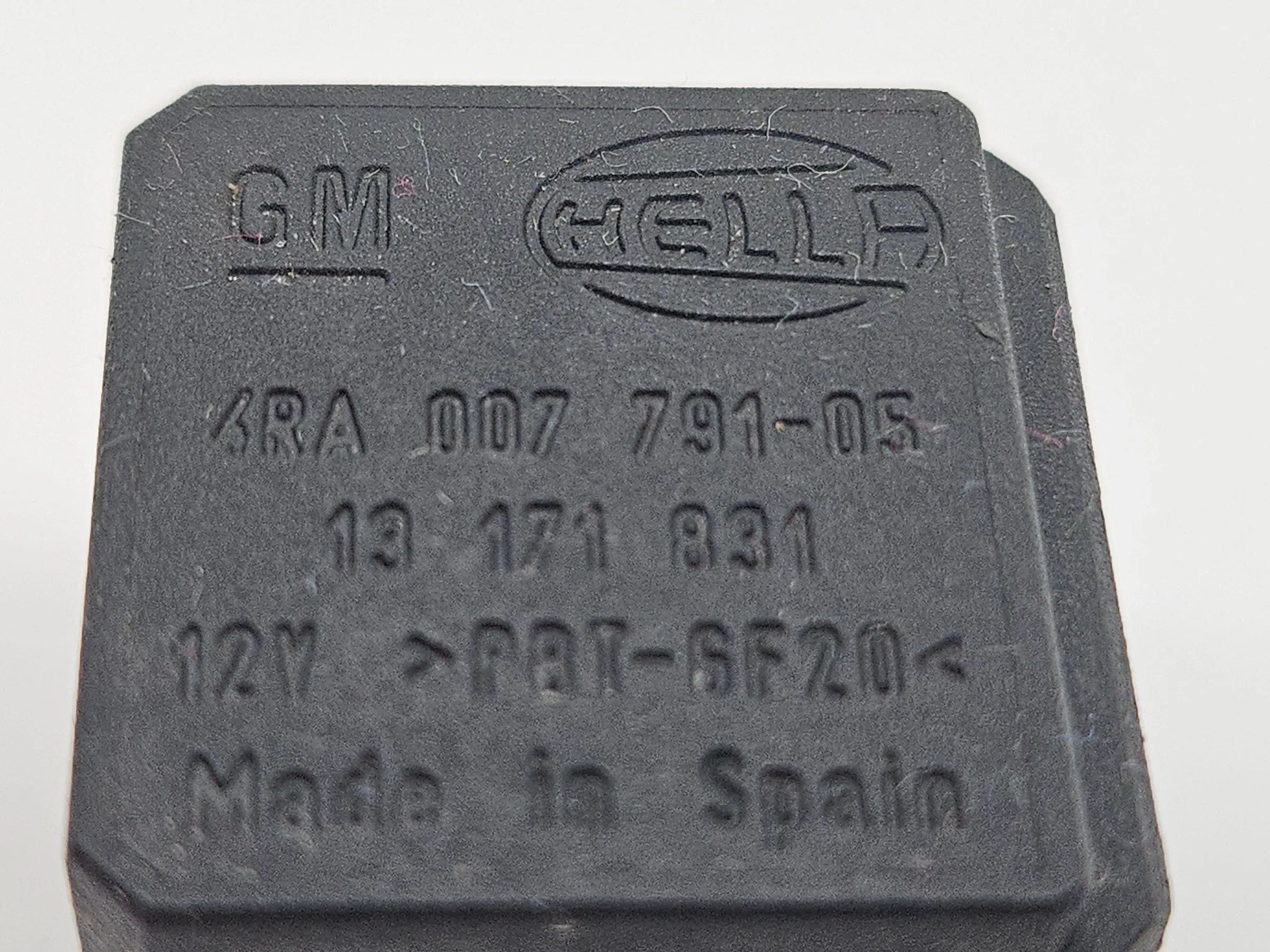 Original Opel Astra H Zafira B Multi-Function Relay Control Relay 13171831