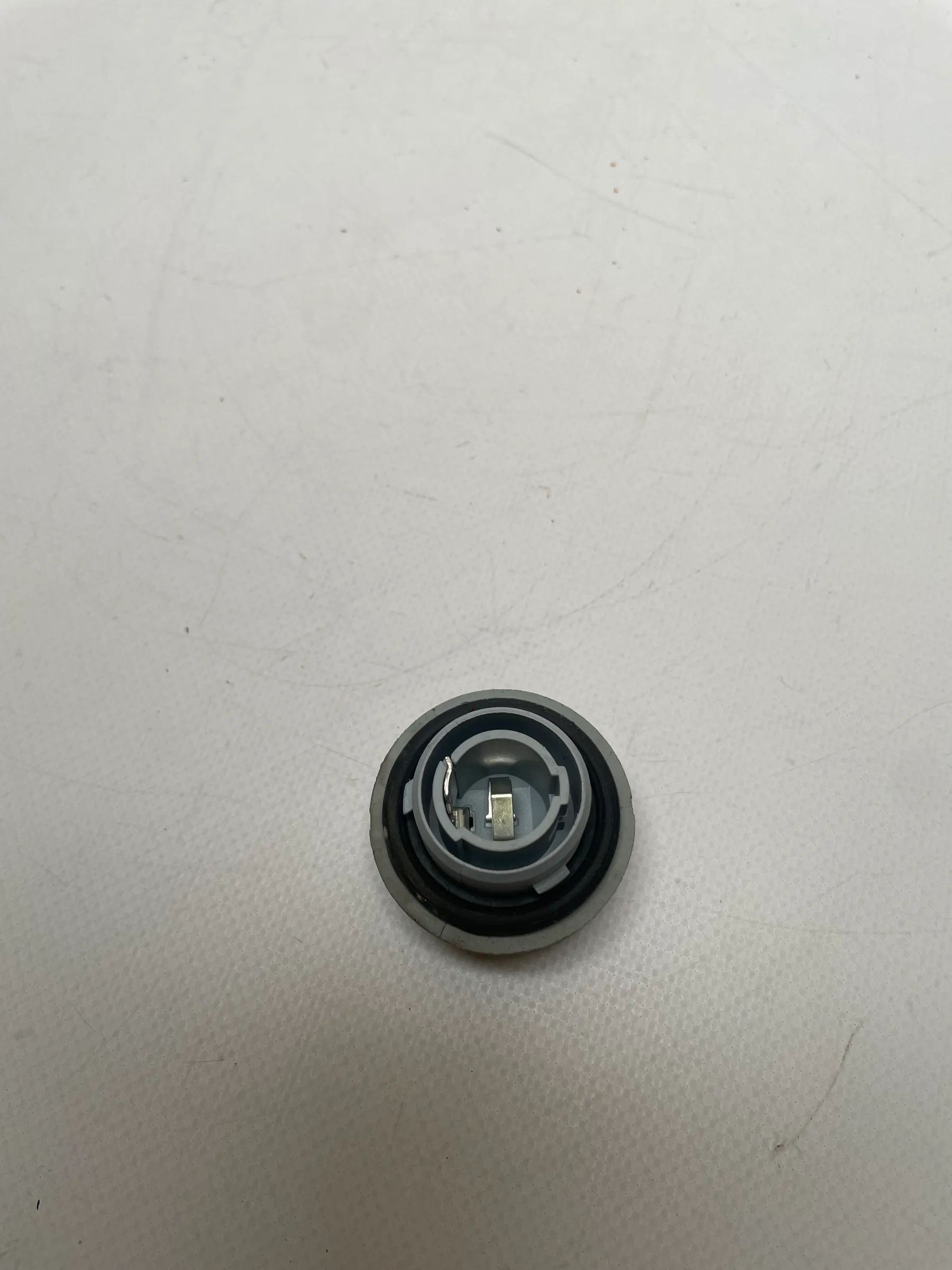 Original Ford Fiesta III 3 Courier Mazda 121(GFJ/DB) Lampenträger  B15F00870