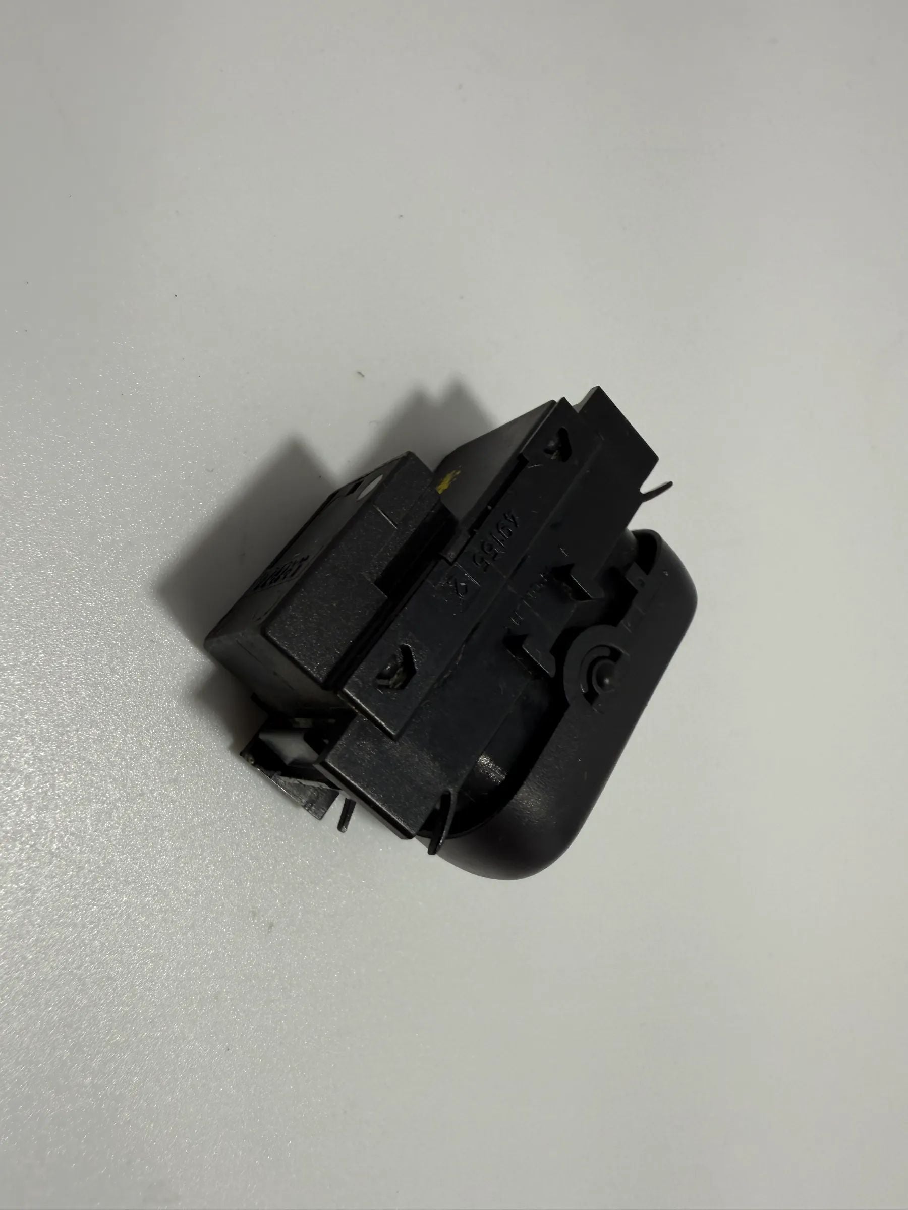Original Mercedes-Benz E-Class W210 Window Switch Rear L/R A2108208210 