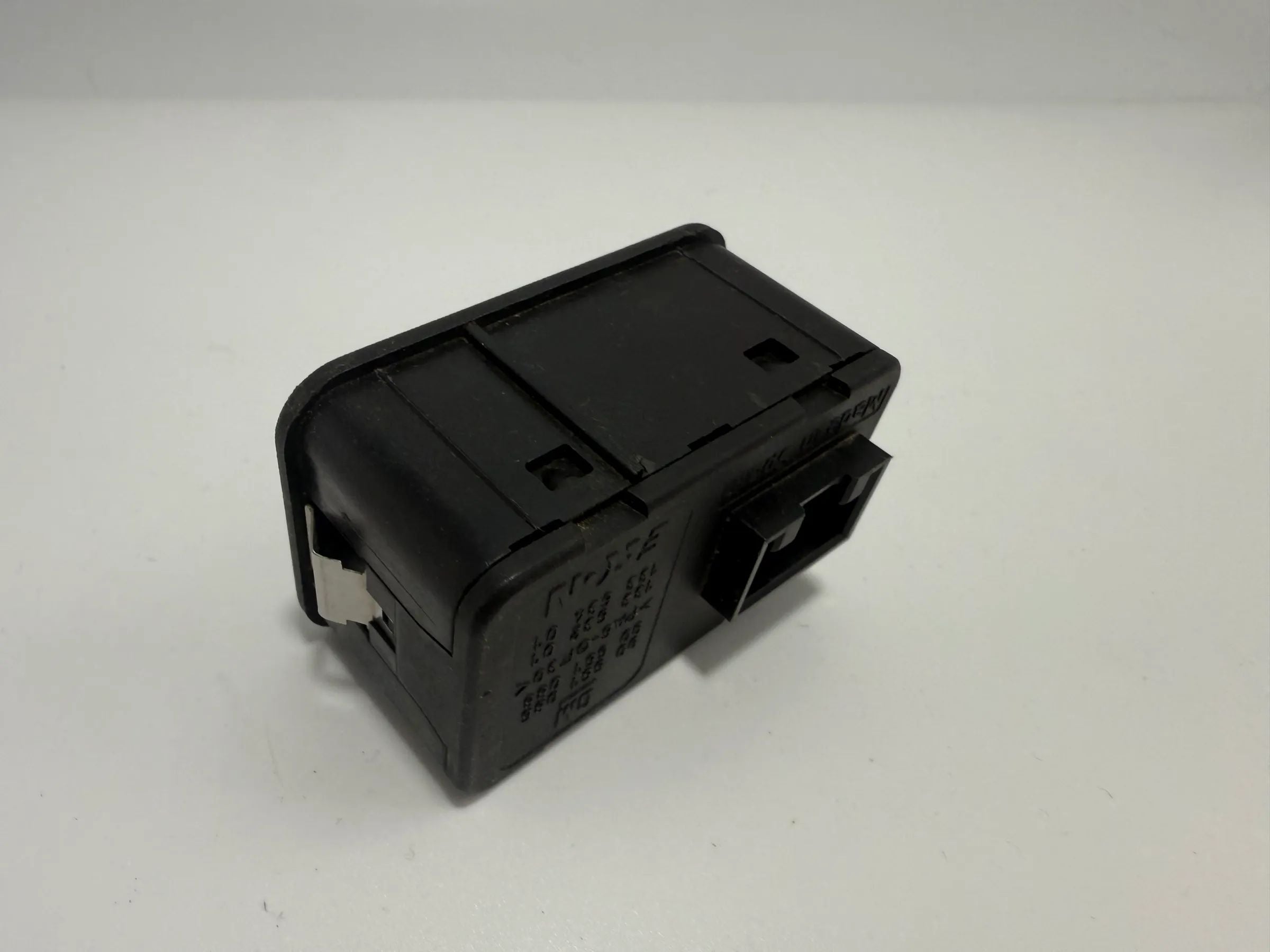 Oryginalny przełącznik szyb lewy Opel Astra G Delphi 13363201 / 90561088