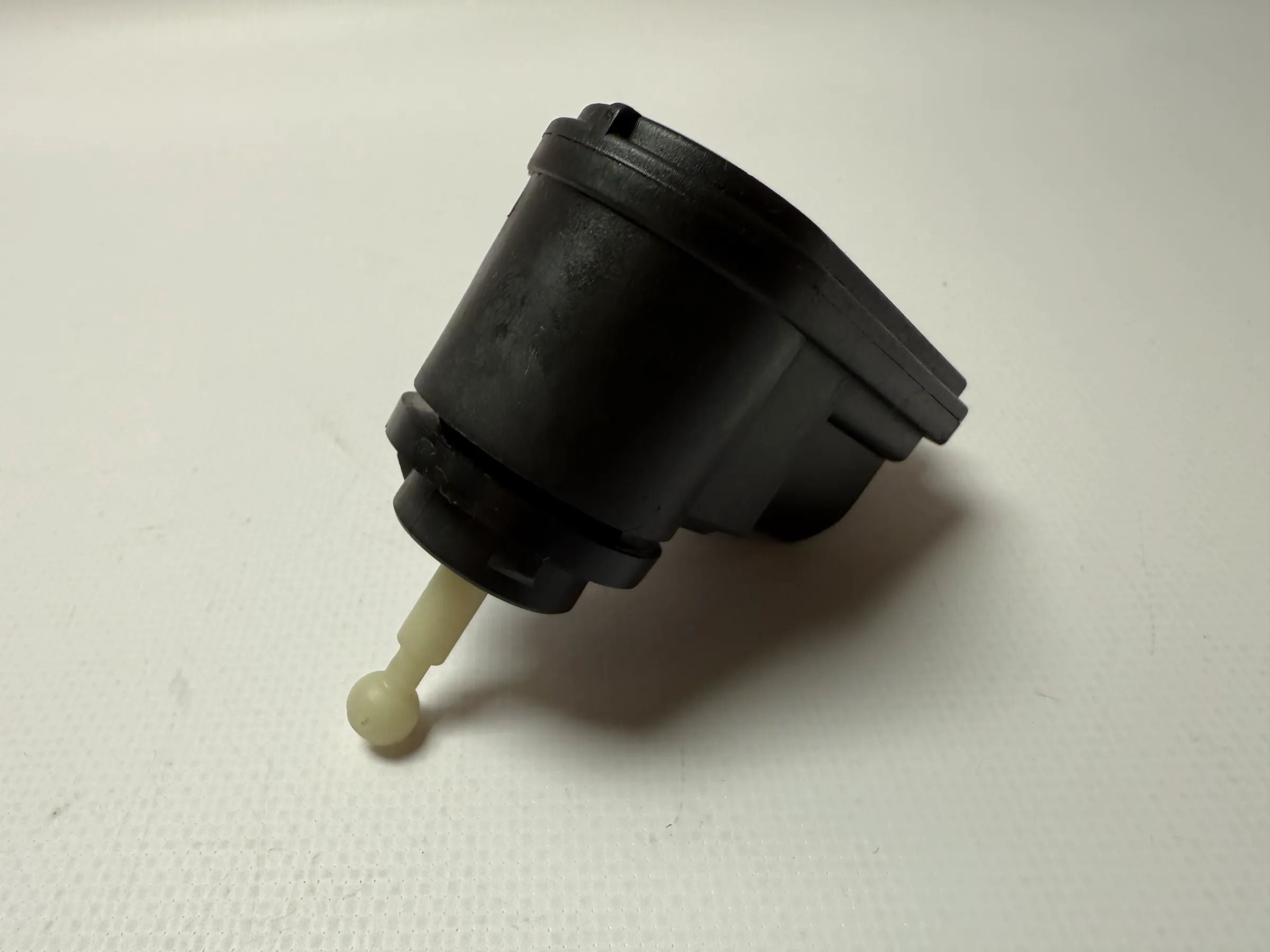 Original AUDI, SEAT, VW Atuador, Regulação de alcance do farol 1J0941295B