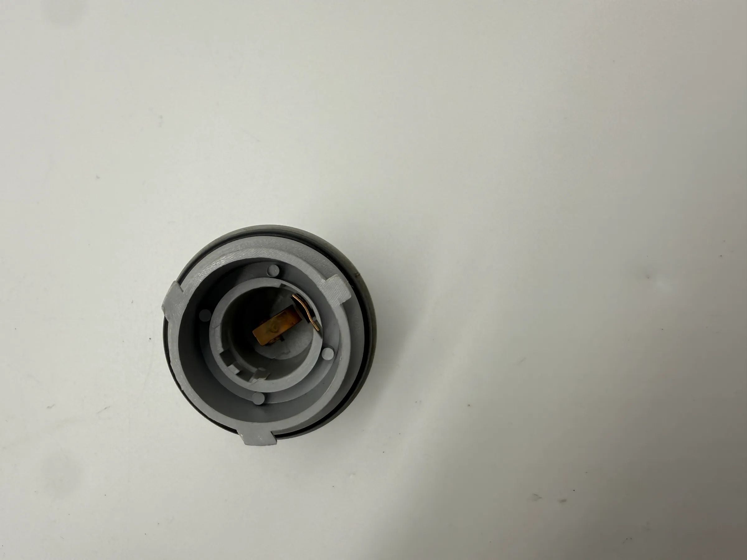 Oryginalny VW Passat B5 (3B2/3B5) uchwyt lampy kierunkowskazu R/L 441-1523