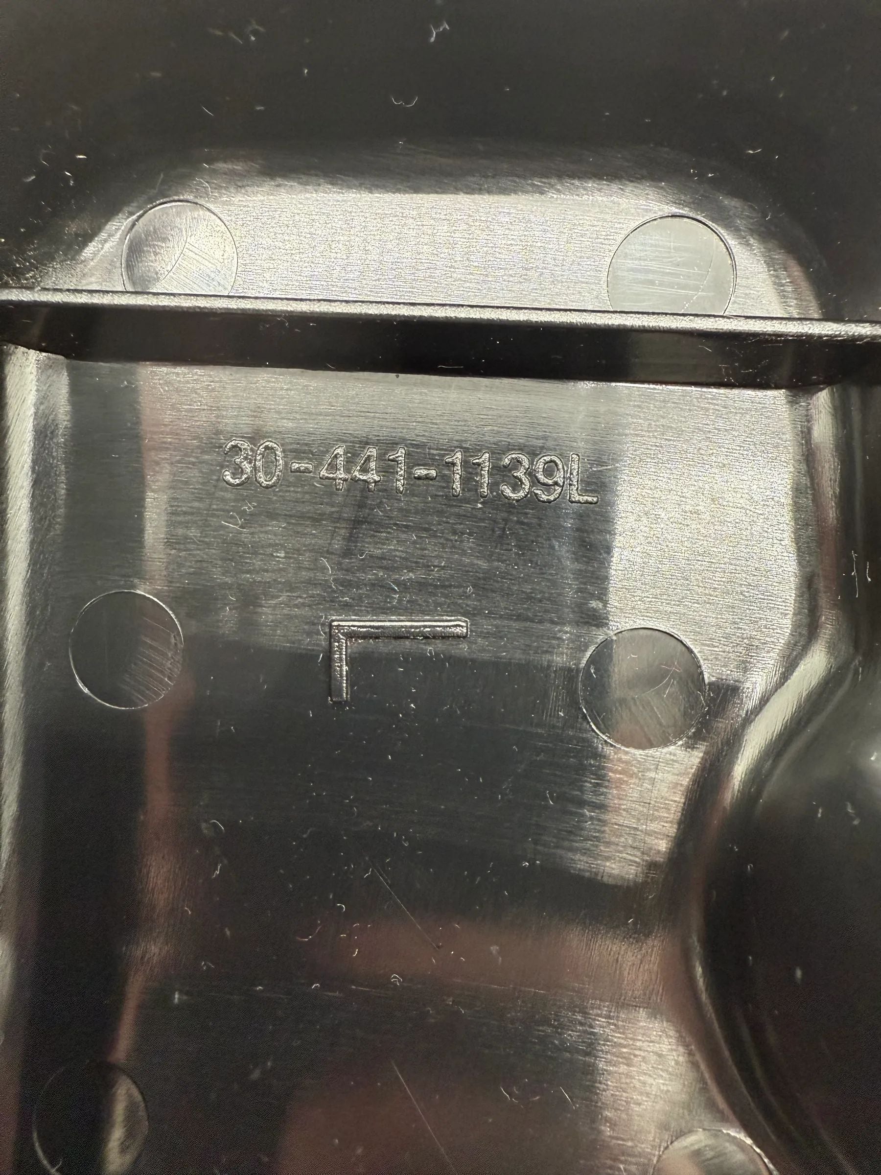 Крышка фары левая VW Поло 6N 304411139L(ABD325)
