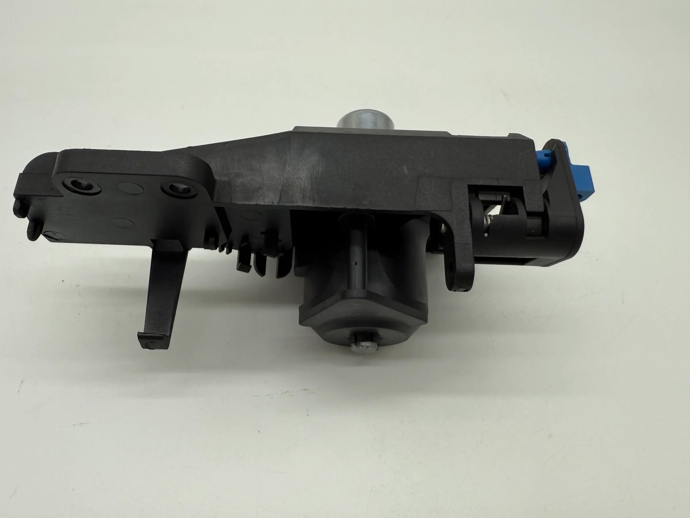 Serrure de hayon moteur de réglage 90534783 / 24460839 Opel Meriva A 03