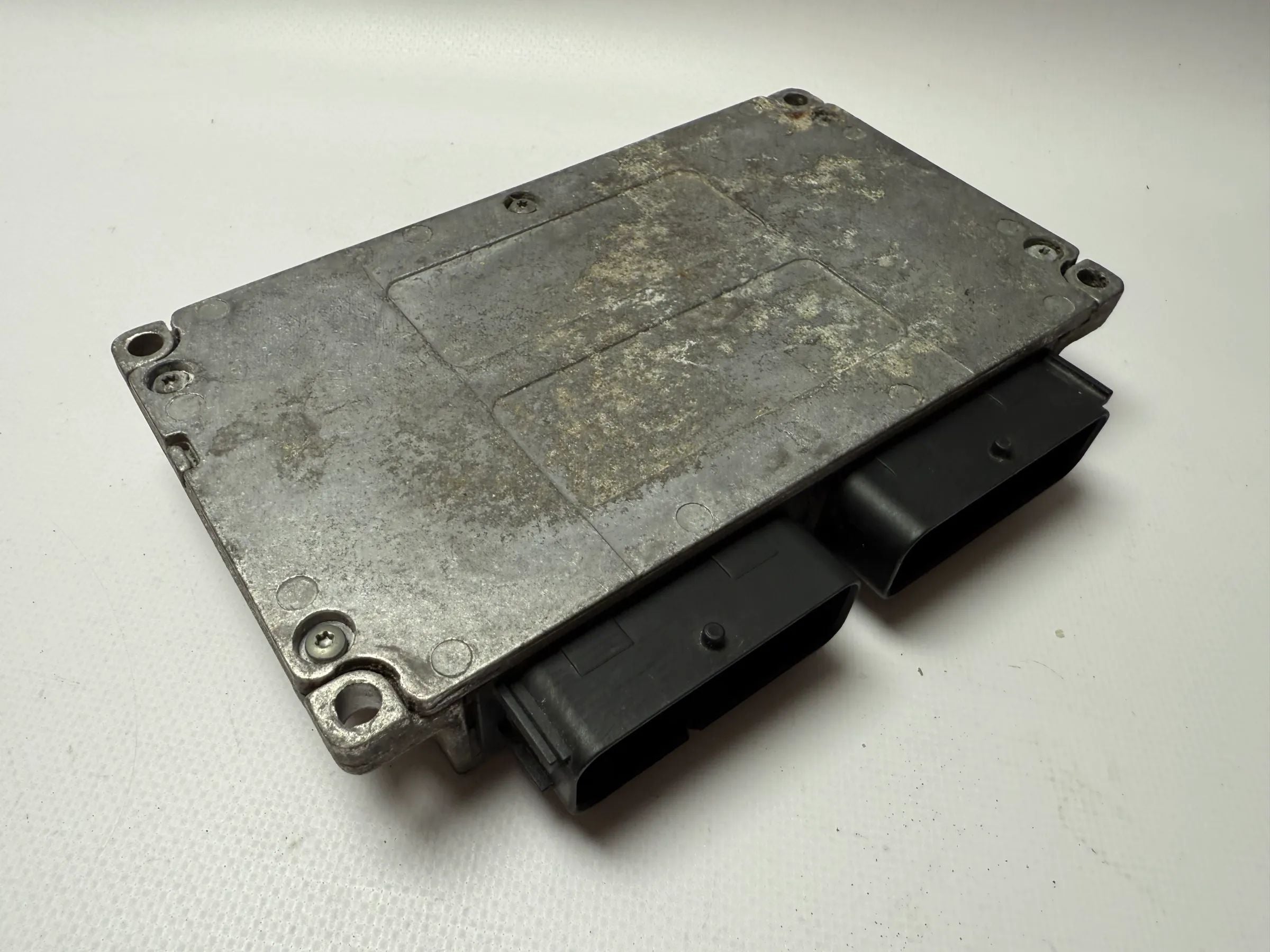 Оригинальный блок управления двигателем Renault Grand Scenic 2.0 16V JM ECU 8200335651