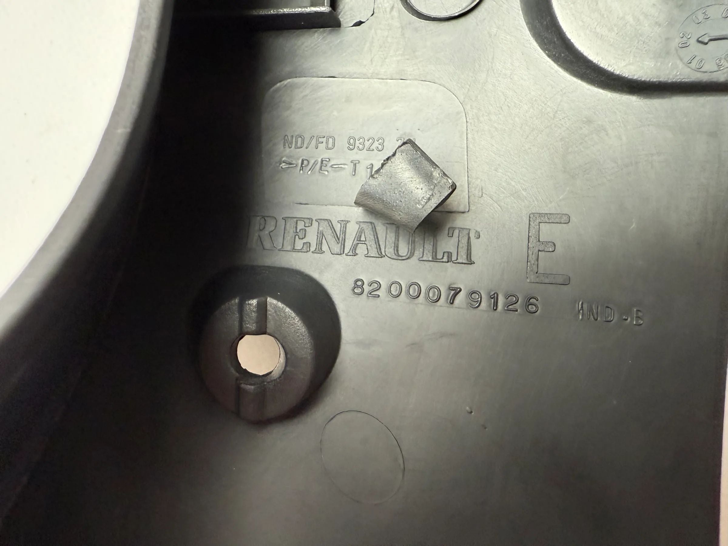 Original Renault Megane 1.9 dCi FAP steering column cover 8200079126 