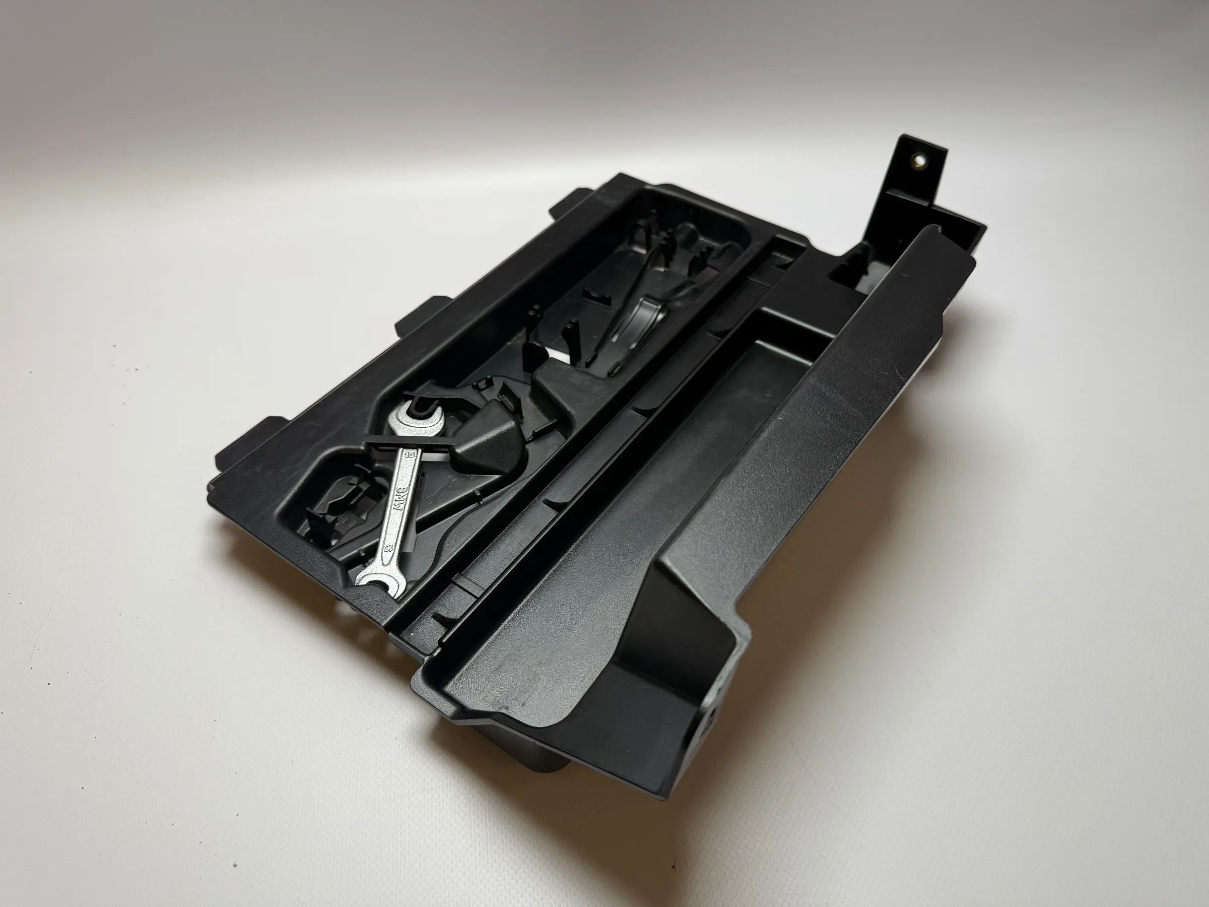 Оригинальный кронштейн держателя треугольника BMW E91 Touring инструмент 5147714185907 Auto-veritas