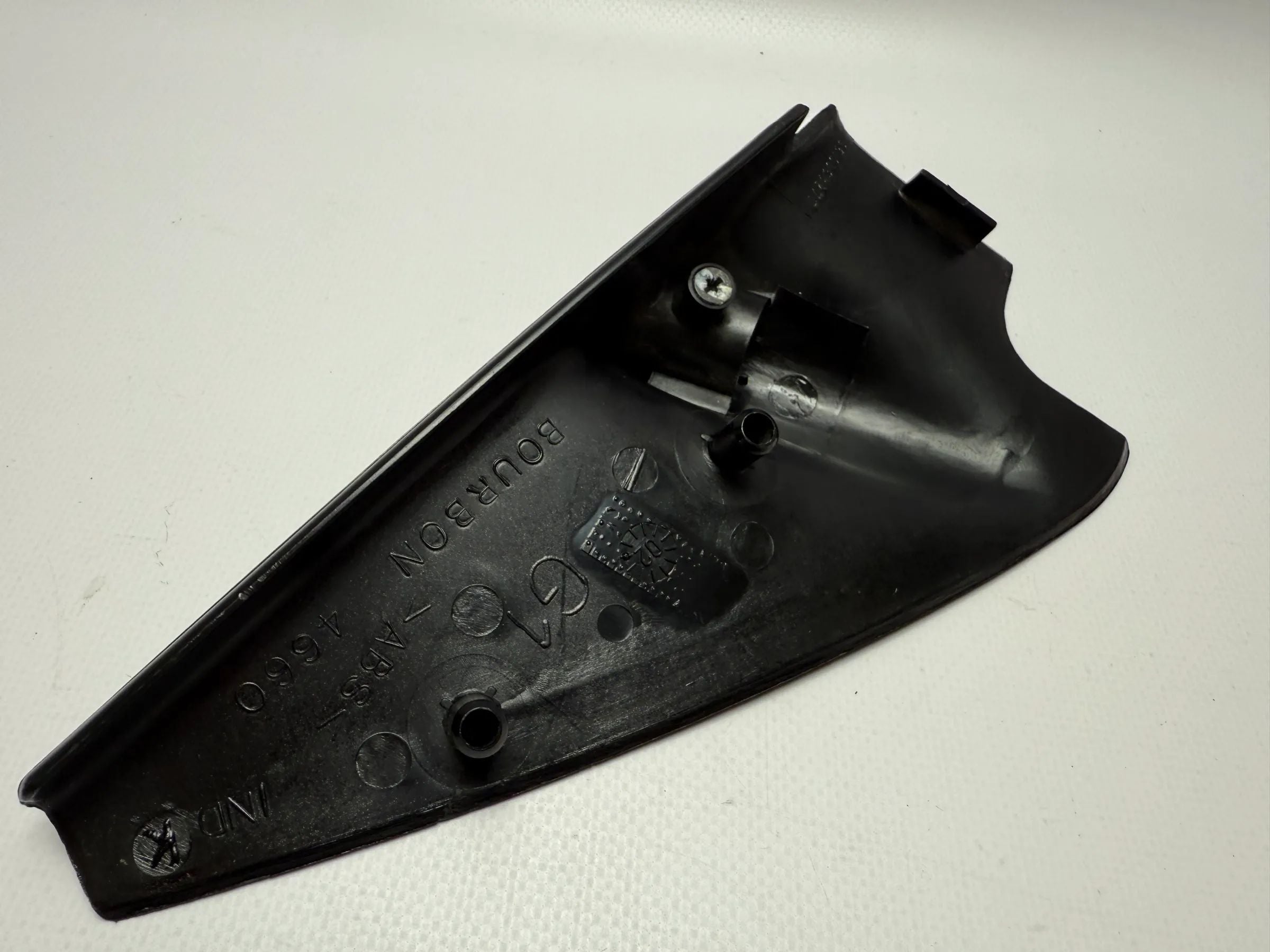 Oryginalna osłona lustra wewnętrznego Peugeot 106 lewa 9610363277