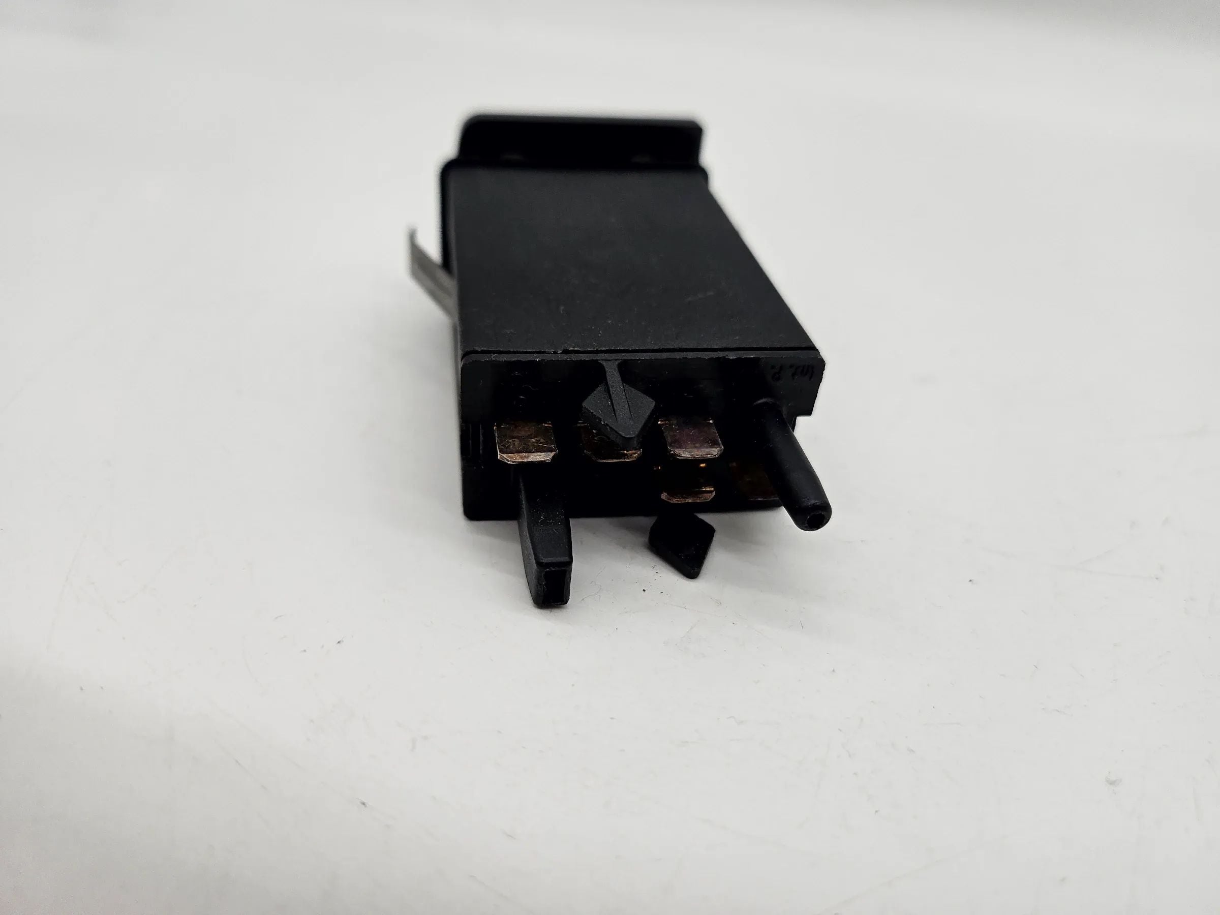 Oryginalne Audi A3 8L Przełącznik Podgrzewania Tylnej Szyby 8L0941503B