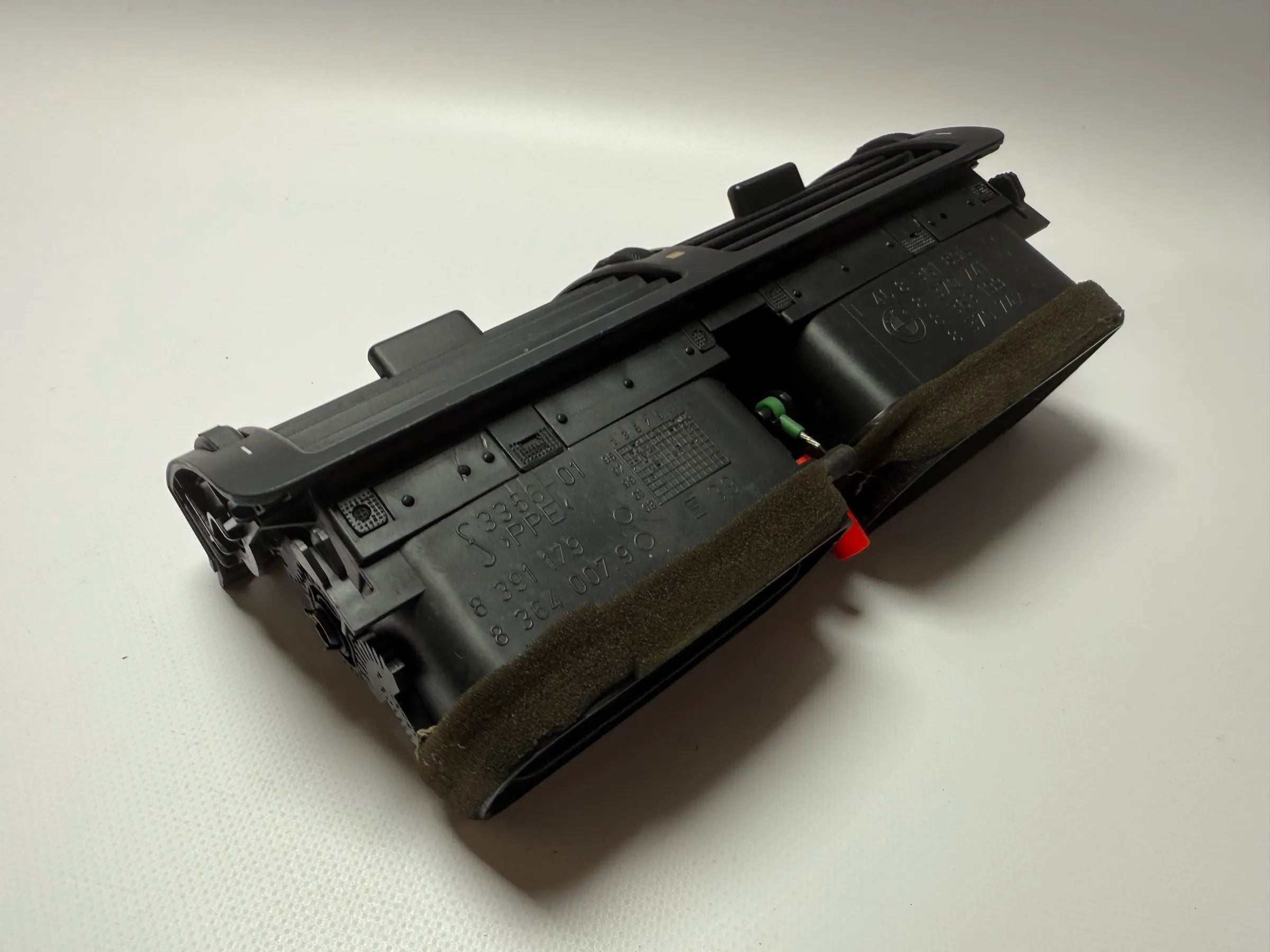 Diffuseur d'air avant central d'origine BMW Série 3 Compact (E46) 8363199