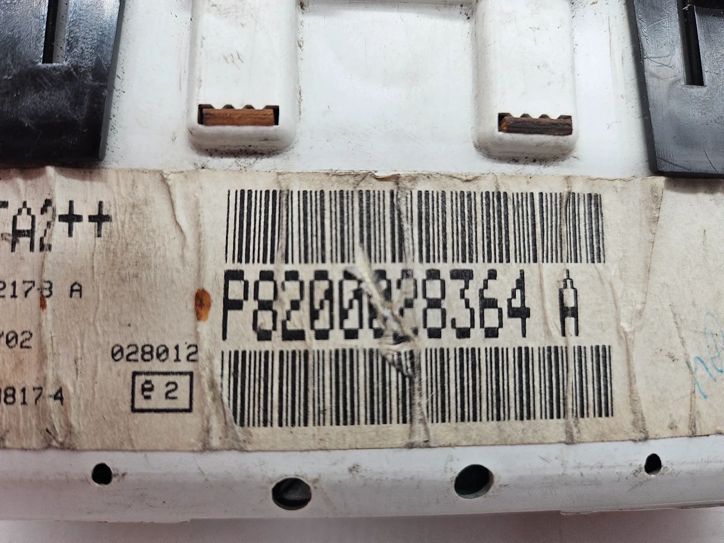 Оригинальный дисплей информационный RENAULT CLIO II 1.2 16V P8200028364A