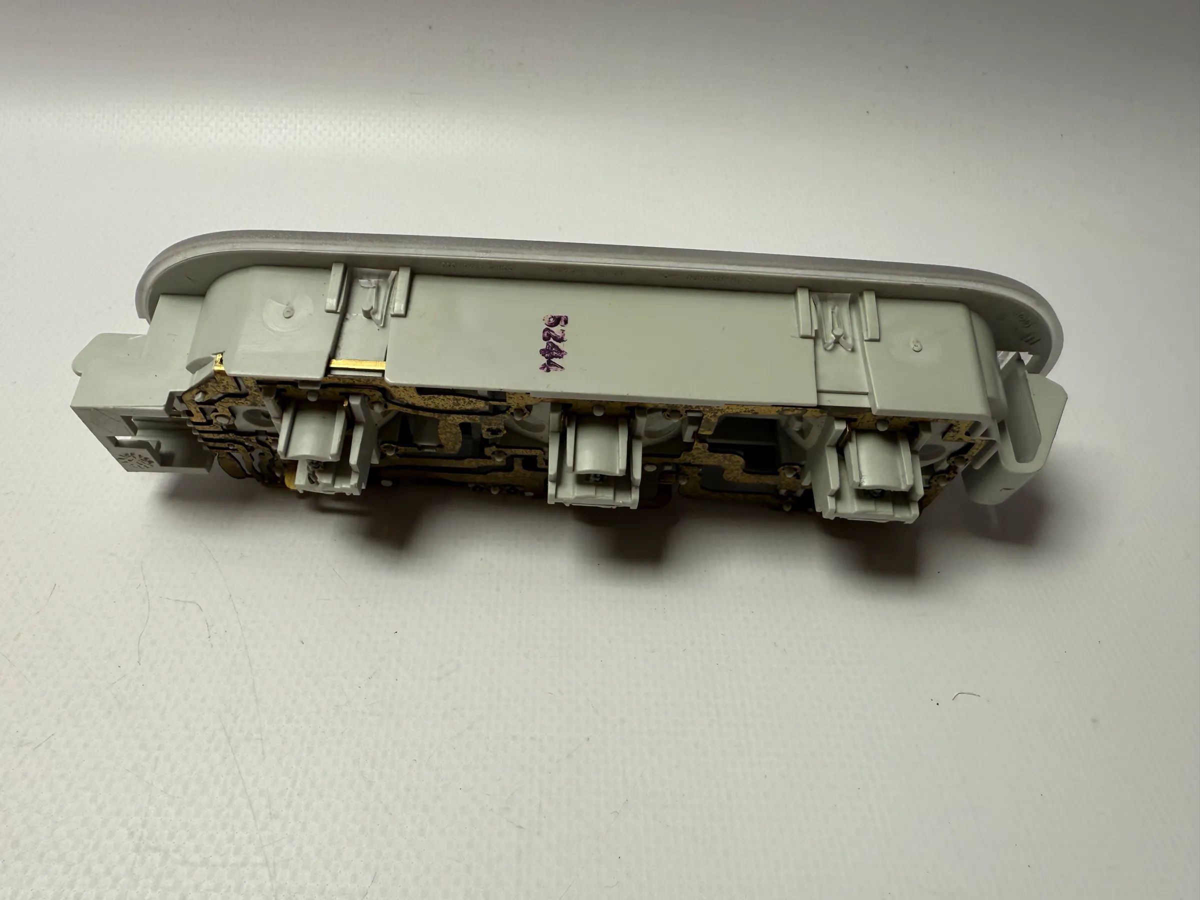 Оригинальная внутренняя подсветка Renault Megane II Scenic II Nissan Note 8200073234