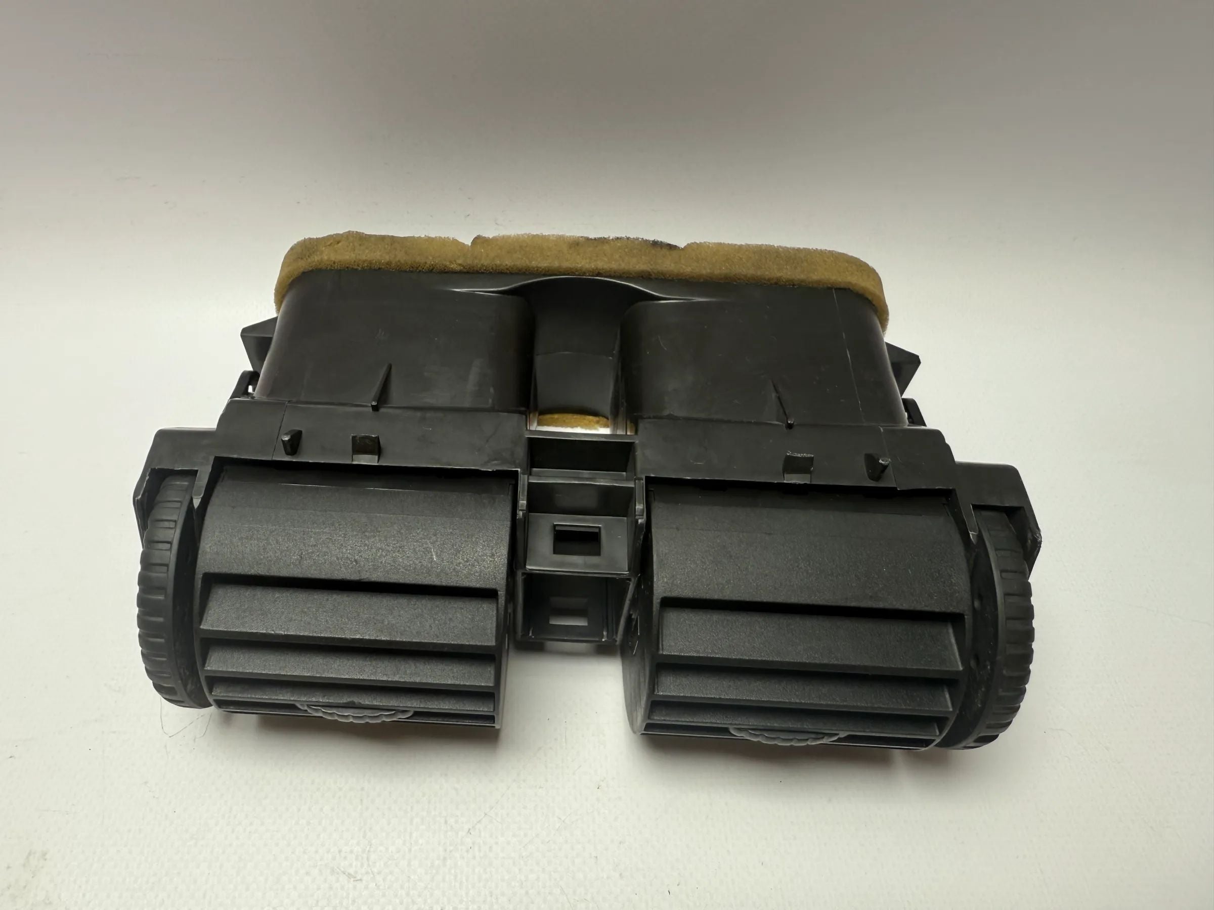 Оригинальная двойная воздушная сопло вентиляционной решетки Opel Astra G 90560344